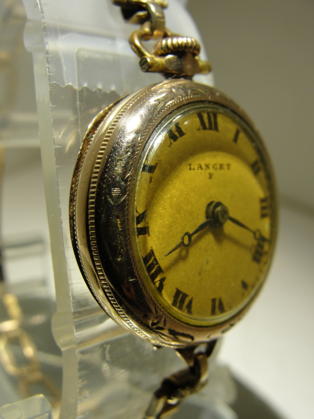 LADIES VINTAGE DUECO WATCH 15 JEWEL 2 ADJ. MANUAL WIND, SOLD AS IS NONE WORKING