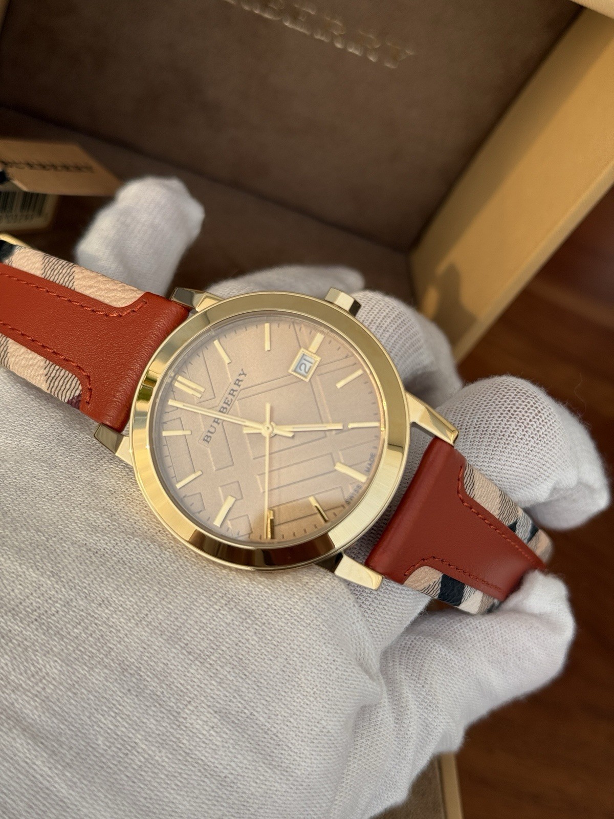 NEW BURBERRY ‘THE CITY ‘ BU9016 GOLD/CHAMPAGNE/ORANGE LEATHER UNISEX WATCH