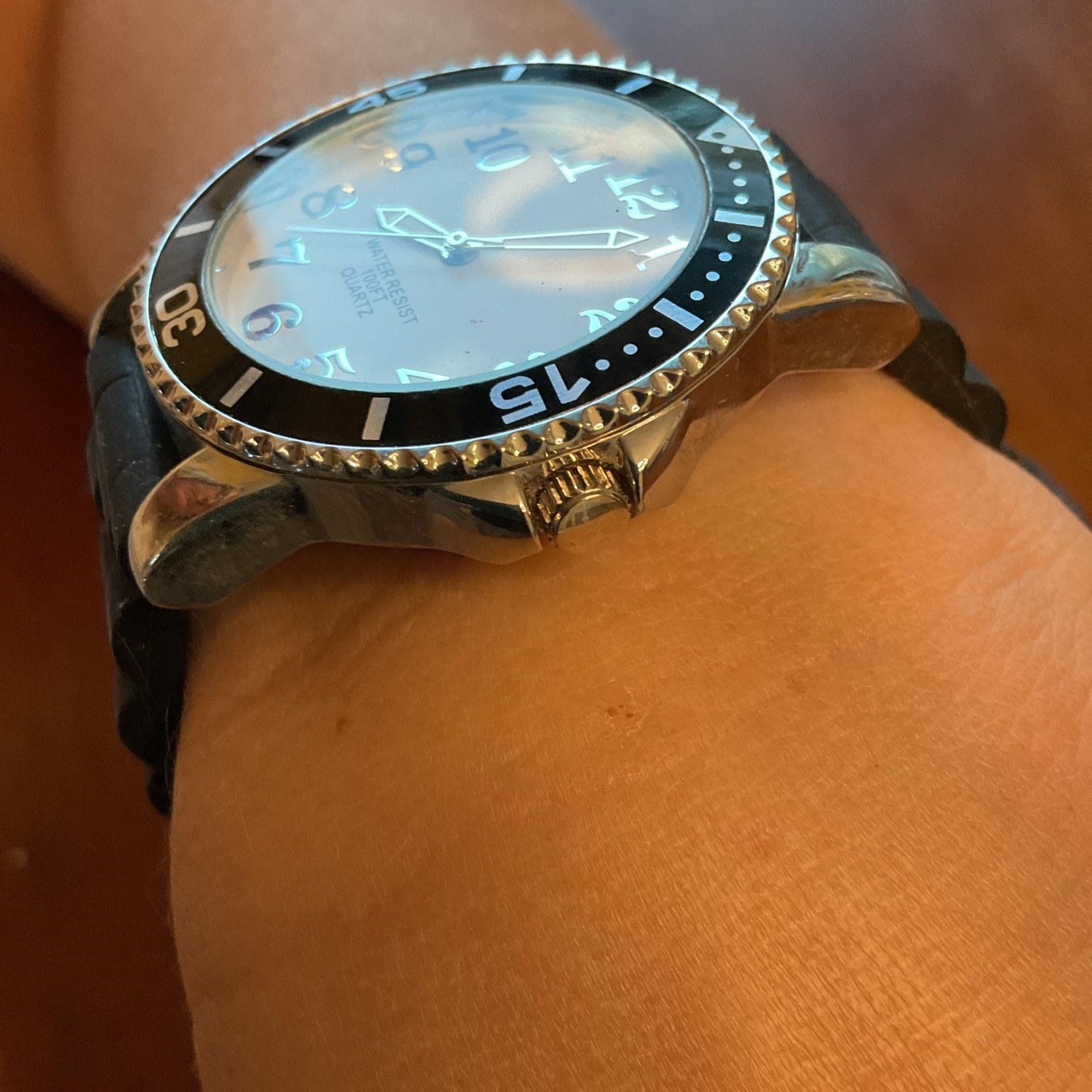 Women’s Quartz Analog Watch White Dial Arabic Black Bezel New Battery!