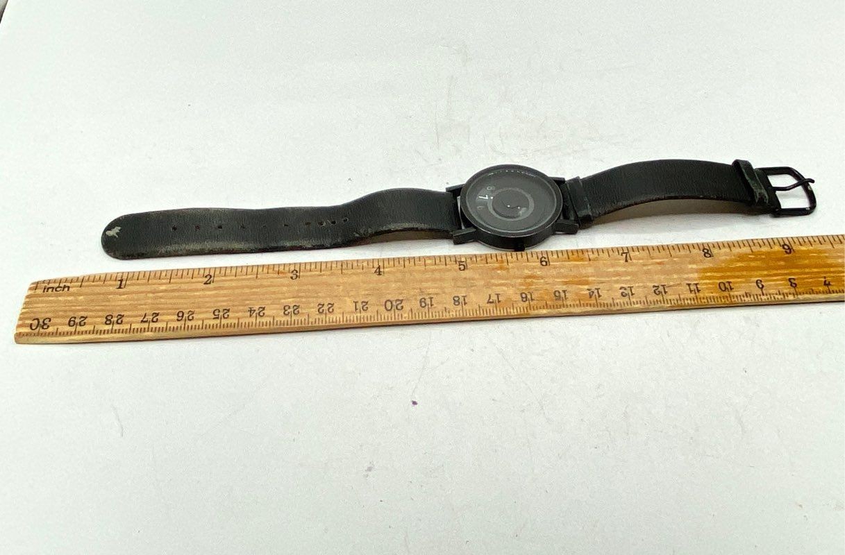 Projects Watches Reveal Black Stainless Steel Minimalist Men’s Watch 33mm