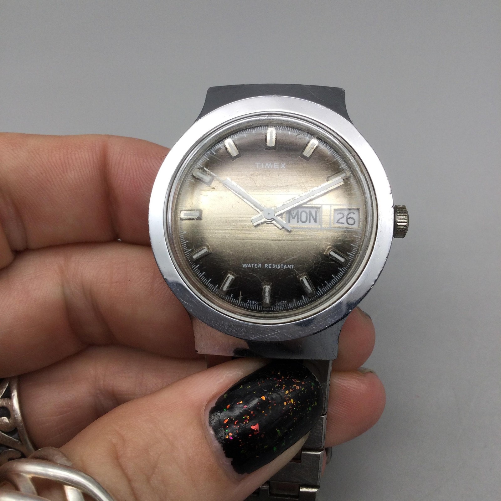 Vintage Timex Viscount Mens Watch 36mm Silver Tone Day Date Manual Wind 7″