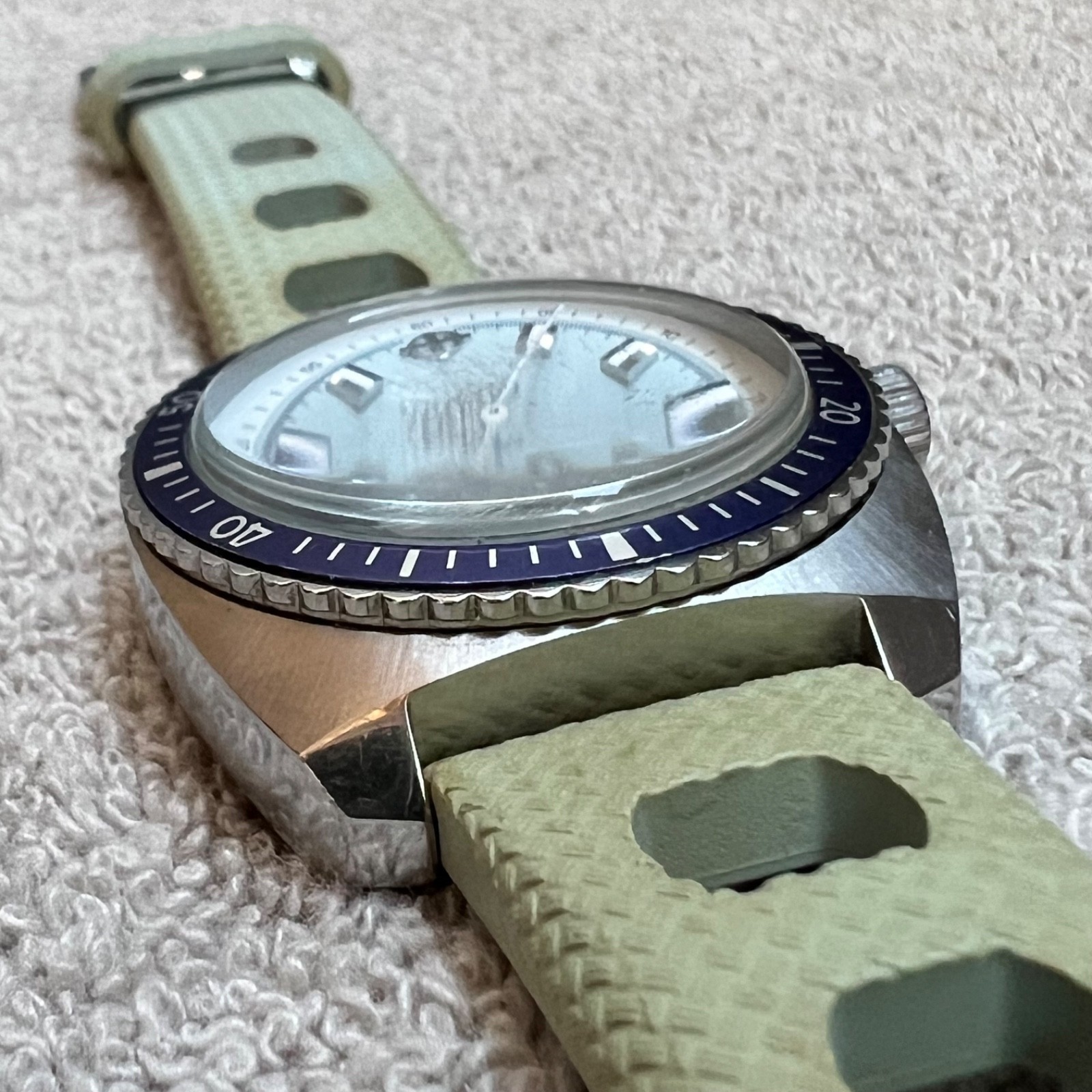 Zodiac Seadragon ZO2230 Skindiver Watch Blue Bazel Blue Dial Swiss Made 100M