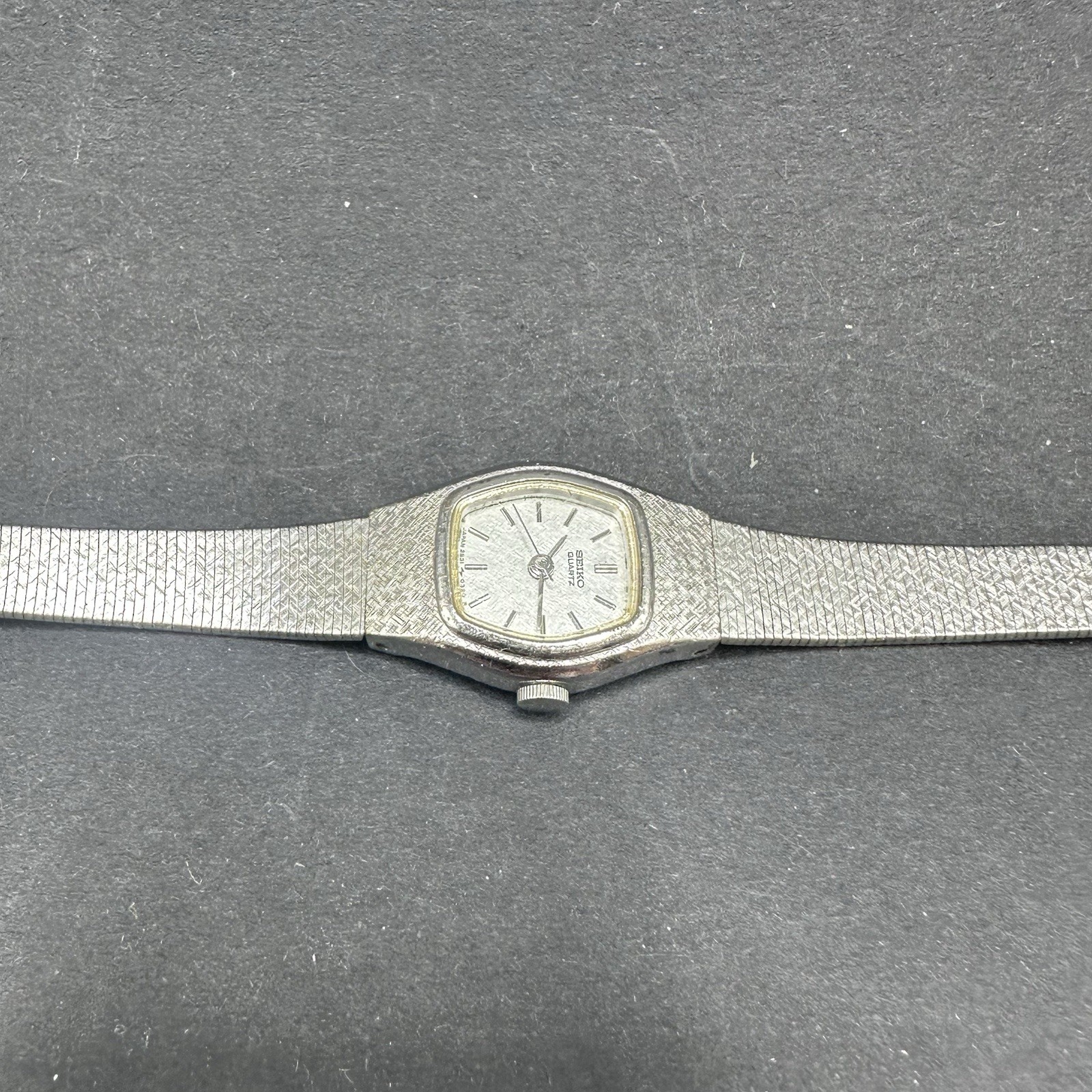 Seiko Watch Women 16mm Silver Dial Silver Tone Hexagon 2B31-5039 New Battery