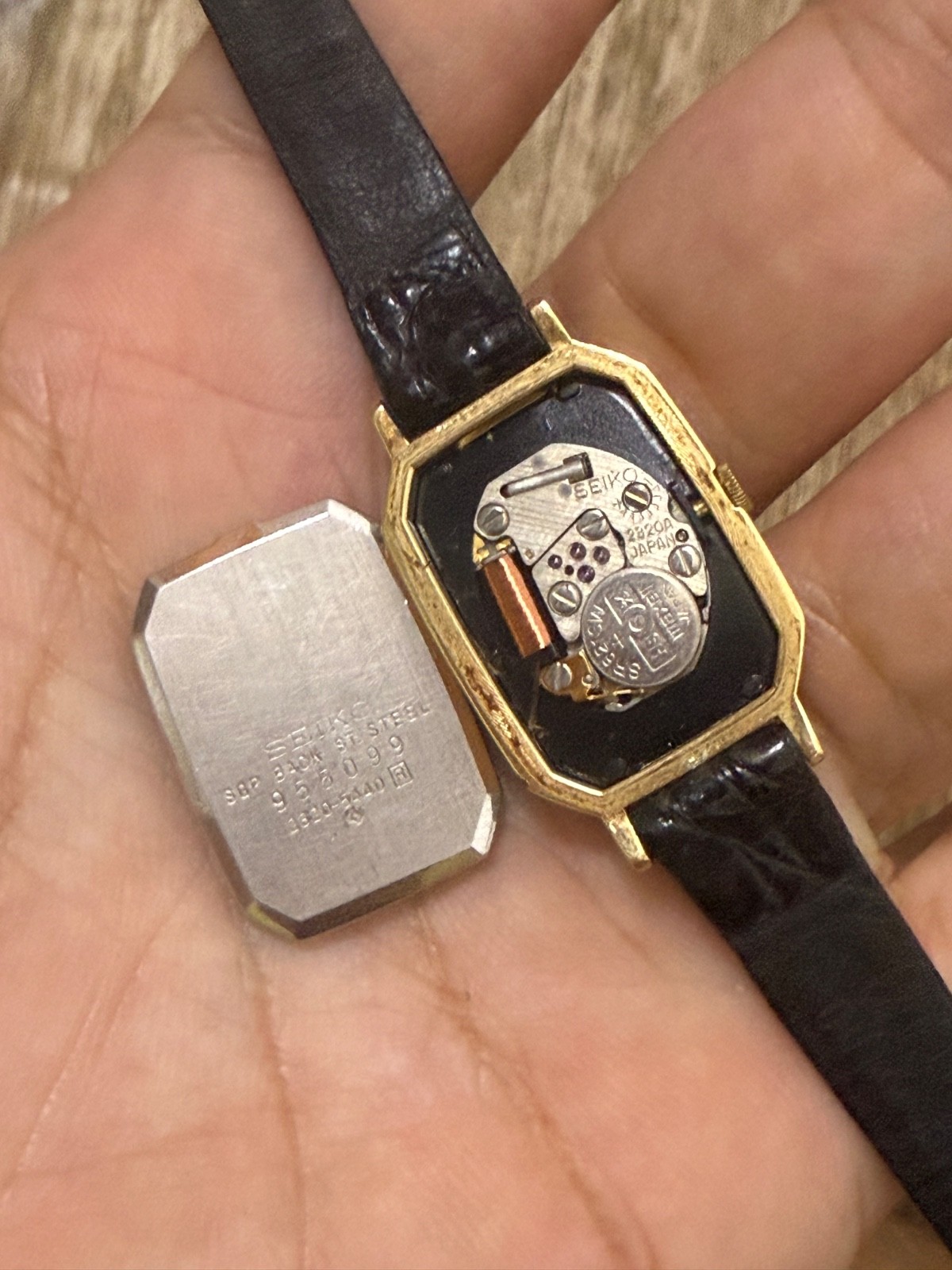 Vintage Seiko 1420-5290 Gold Tone Quartz Black Dial Women’s Watch Japan Runs
