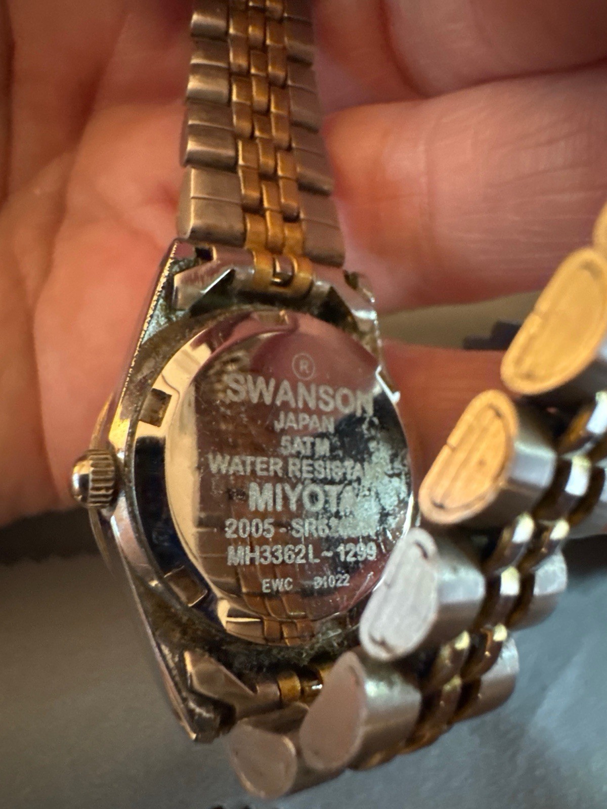 Swanson Quartz Analog Wristwatch Day/Date 50m 5 ATM Two-Tone Bracelet Women’s