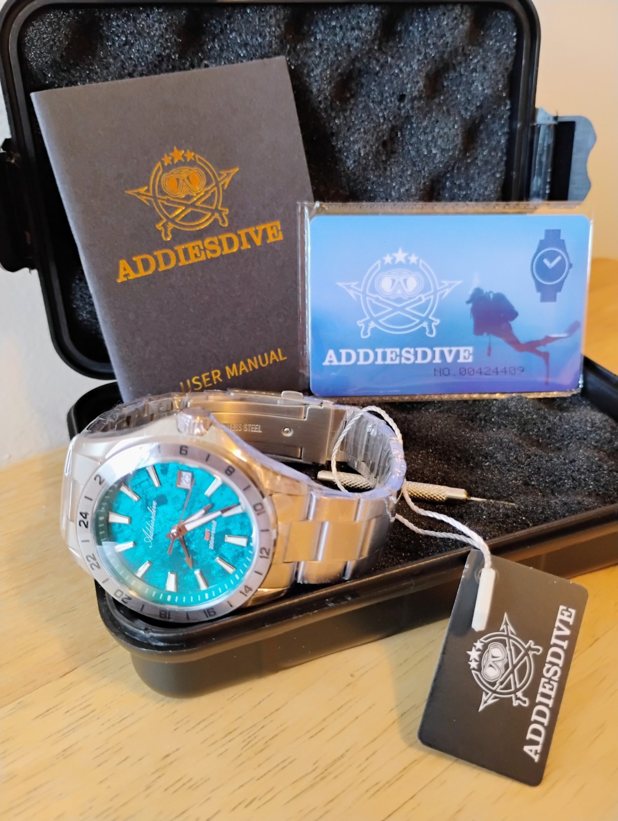 Addiesdive (AD2548) GMT Swiss Quartz Men’s Watch, Blue-Teal Dial, Sapphire, 200m