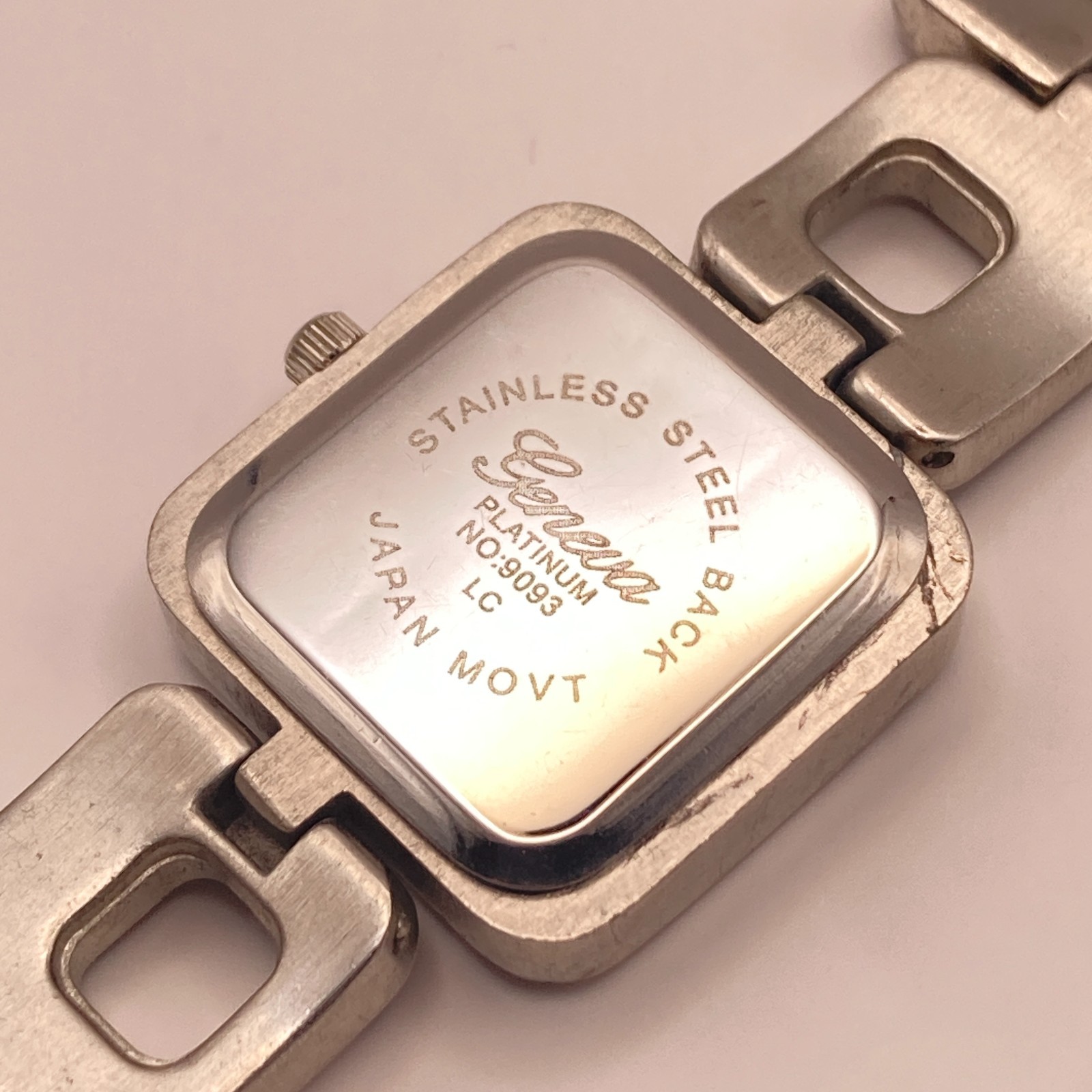 Geneva Womens Watch Silver Tone 25mm Square Links Brushed Toggle New Battery