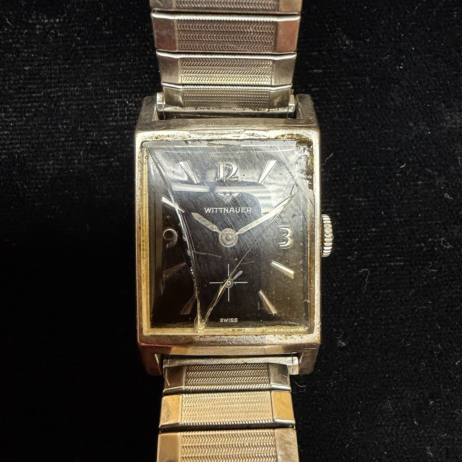 FINE VINTAGE WITTNAUER 17j 9E 10K GF Bezel MENS WATCH RUNS Read