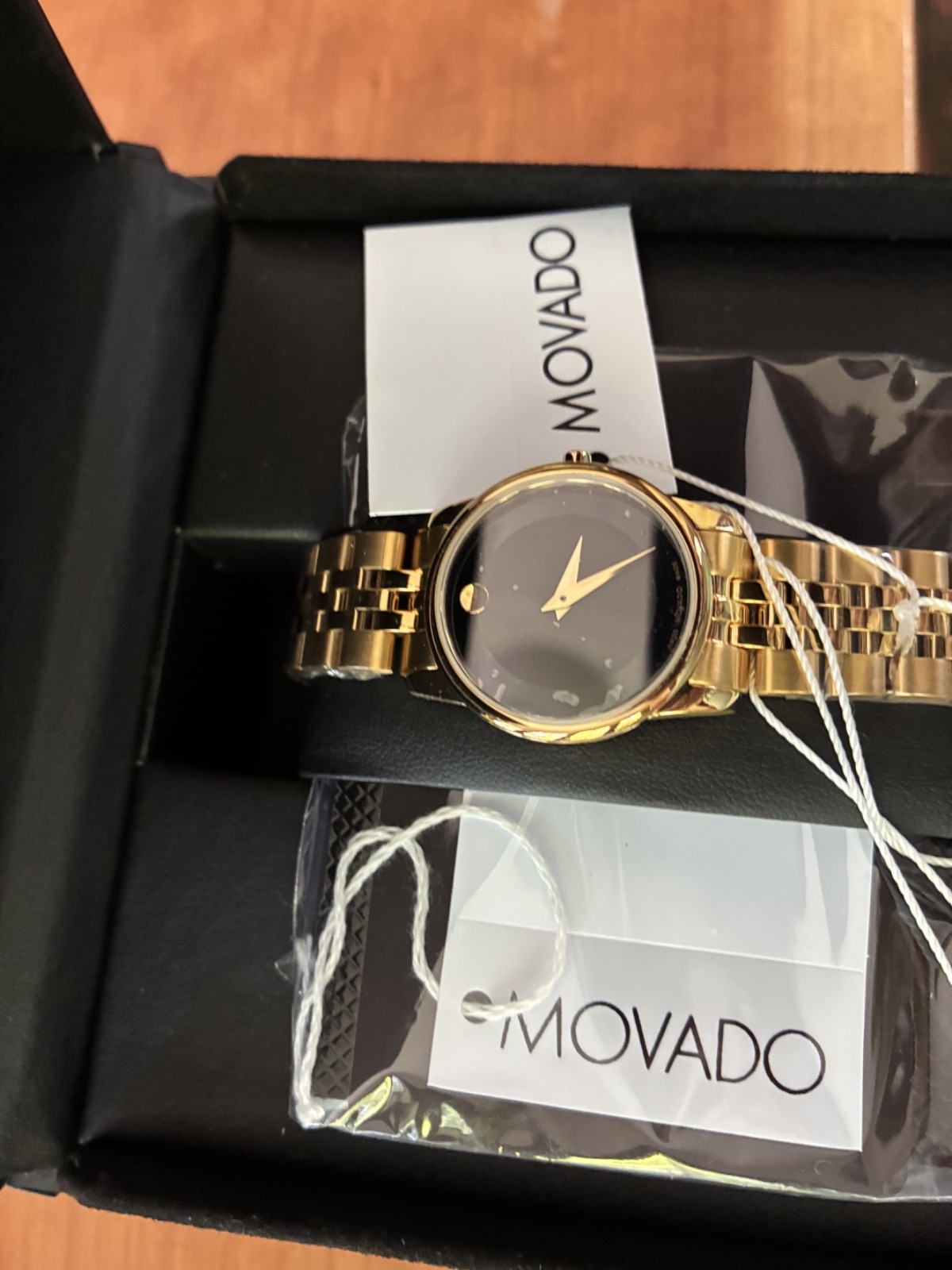 NEW MOVADO MUSEUM WOMEN’S GOLD TONE BLACK DIAL 28MM WATCH 0607005