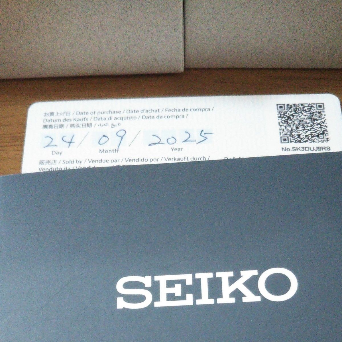 Seiko SBSA295 Auto Analog Wristwatch Luminous Gold Dial Silver Case 37.4mm 10ATM
