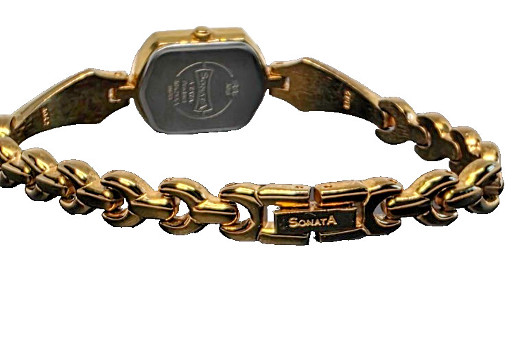 India Sonata Watch Gold Tone 8042YAA New Battery and Working