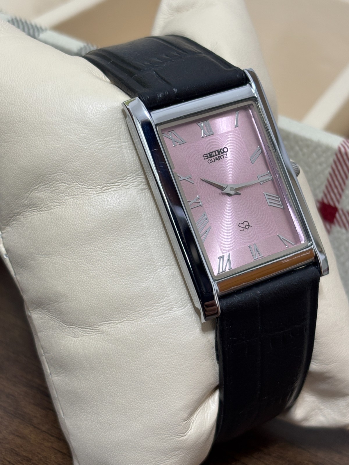 Vintage Classic Seiko Slim Men’s Leather Strap Wrist watch
