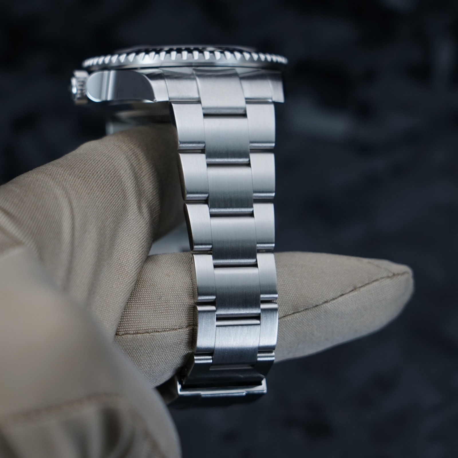 Rolex Sea-Dweller 126600 Silver Oyster Bracelet Red Letter – Box and Papers
