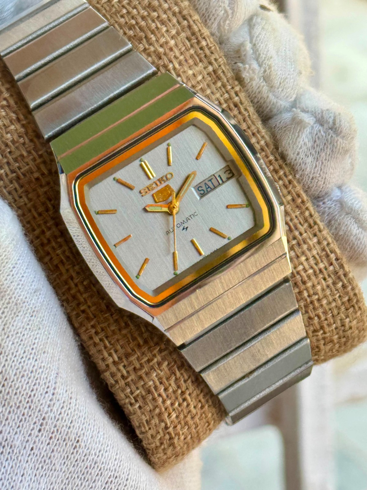 Seiko 5 Automatic Vintage Men’s Watch Silver Sunburst Dial Day Date Stainless St