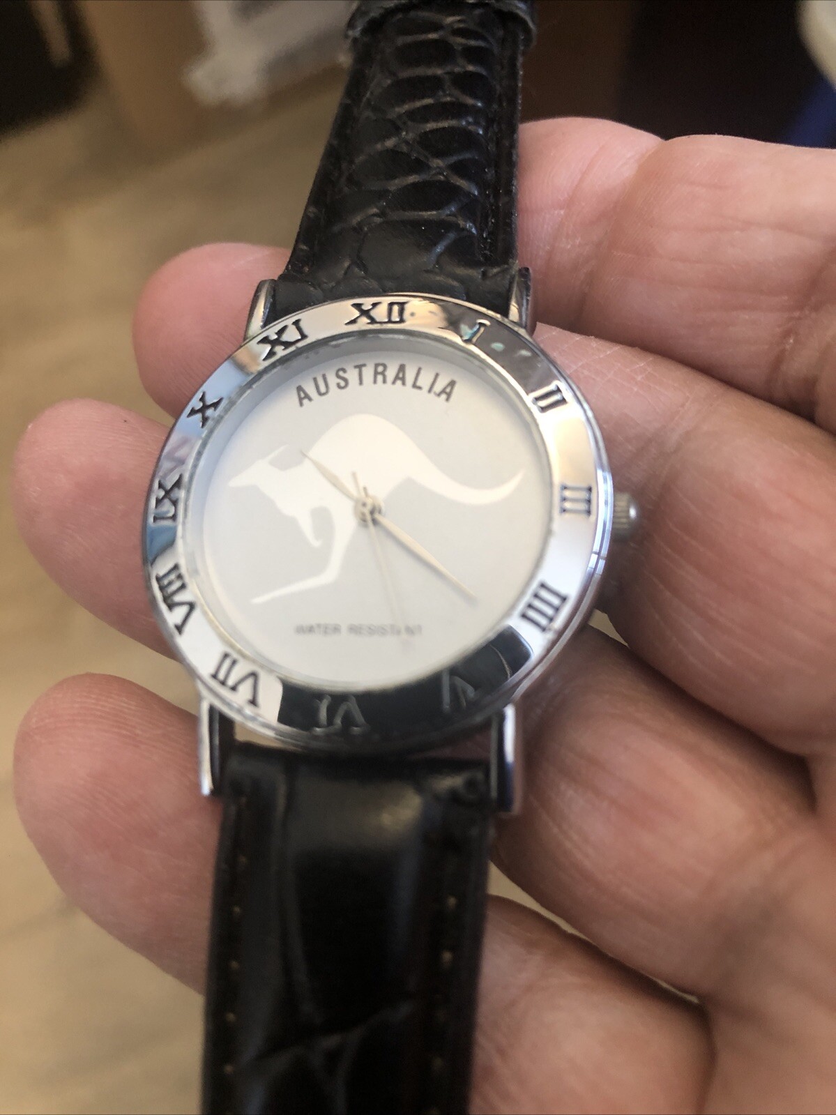 Australia Kangaroo Watch NEW BATTERY