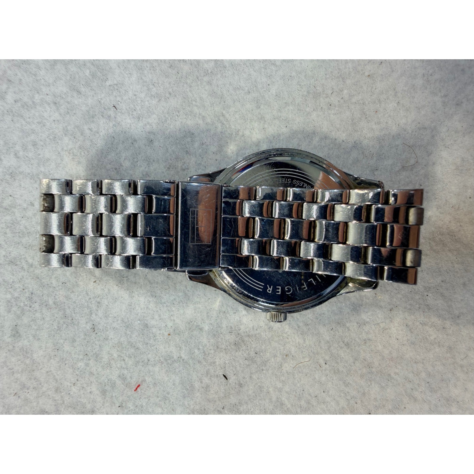Tommy Hilfiger Mens Watch Blue Sunray Dial Silver Stainless Steel READ