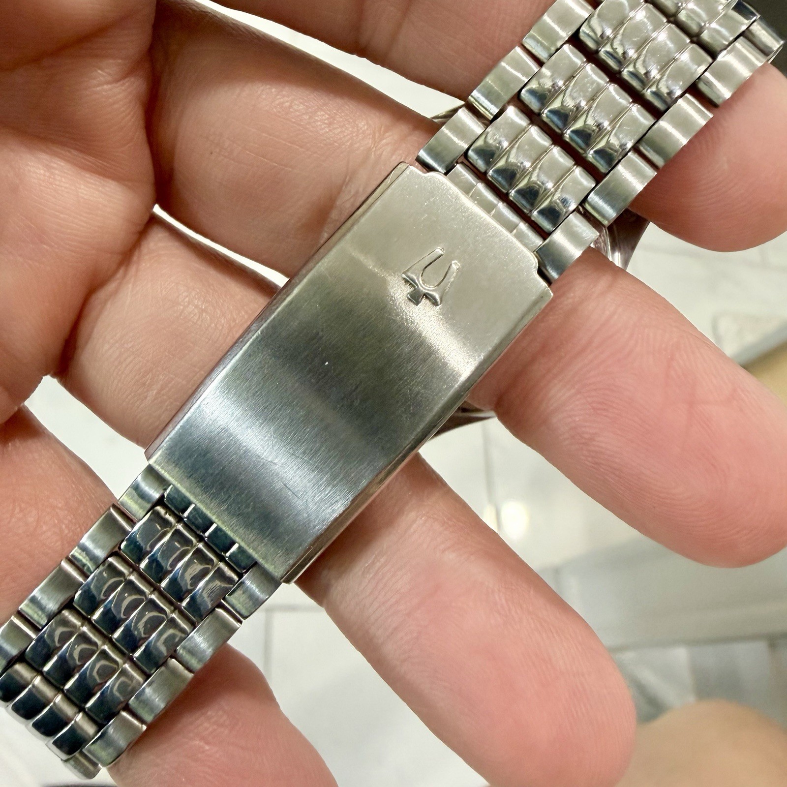Vintage Bulova 1D13M Automatic 21Jewel Men’s 35mm Watch Original Bracelet RUNS!