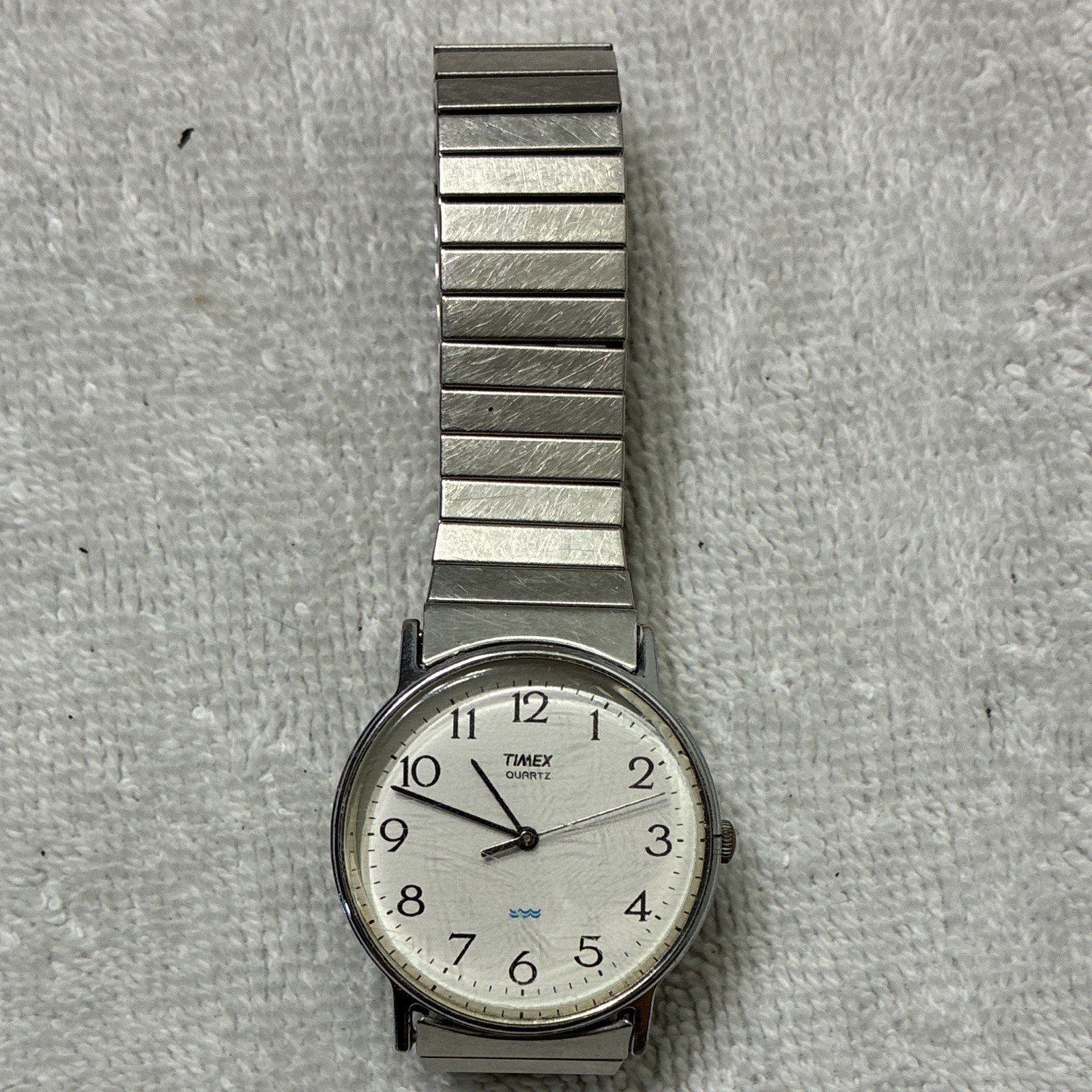 Timex LA CELL Quartz 33mm White Dial Arabic Numerals Silver Bracelet Watch