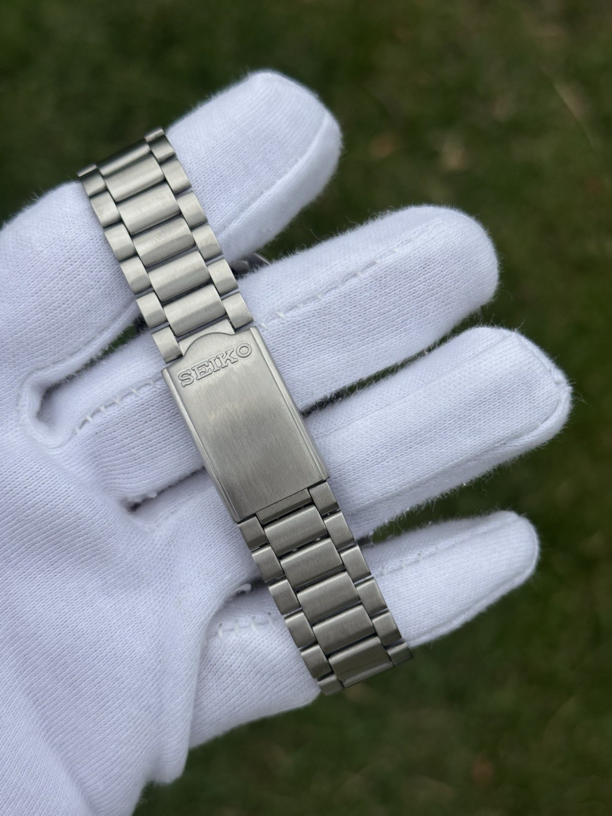 Vintage Seiko 5 Automatic 7S26 Mens Wrist Watch White Dial Day Date Japan 21J