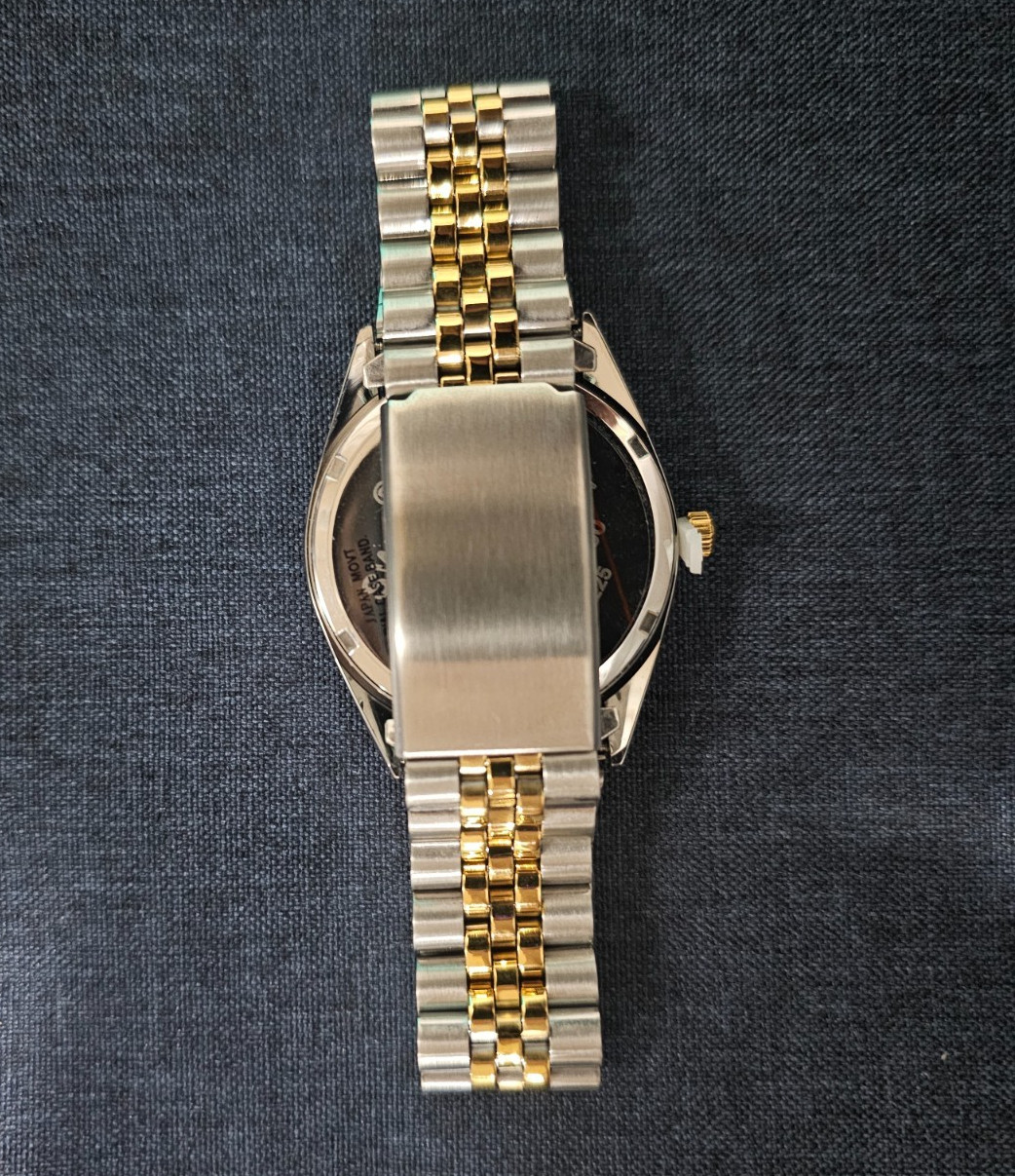 Brand new — Never Worn Swanson Japan Men’s Watch Gold & Silver Two tone