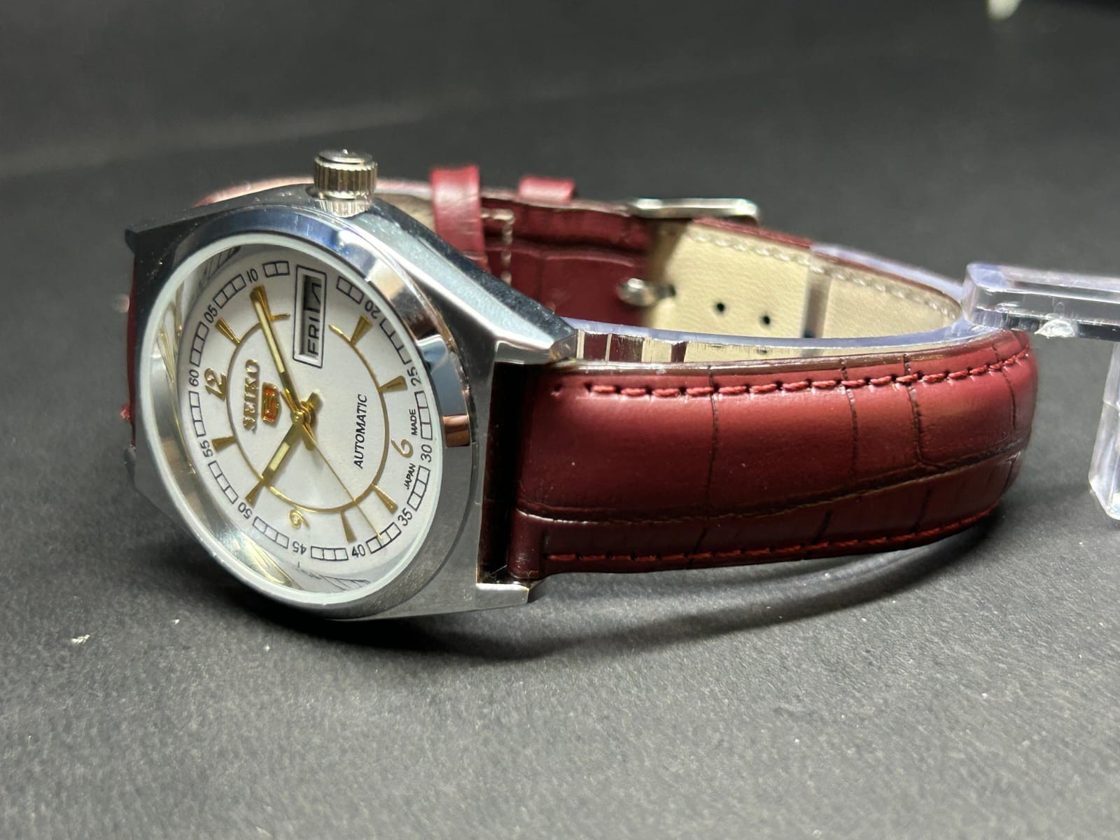 Seiko automatic Refurbished vintage White dial Men’s wrist watch free shipping