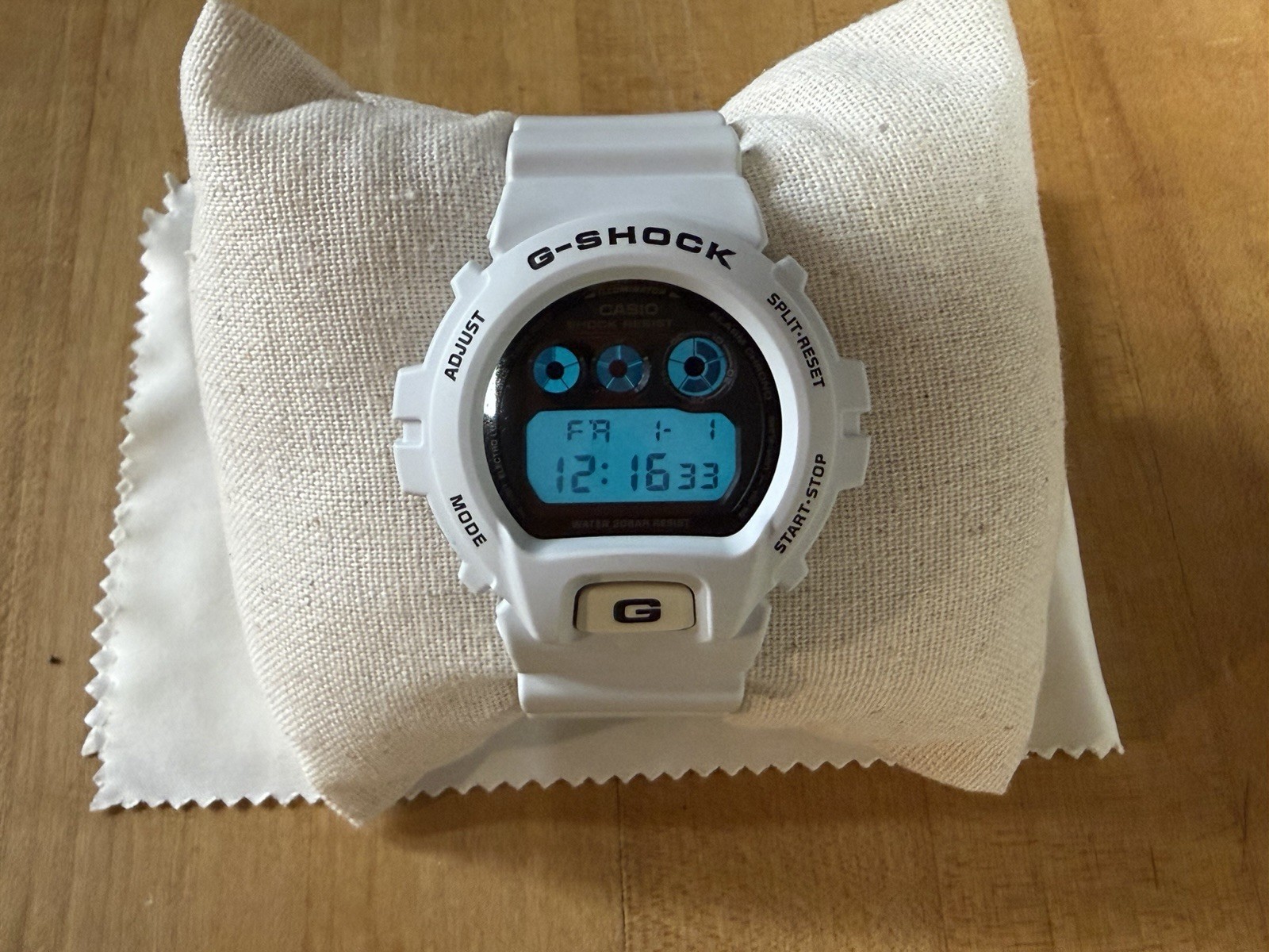 Casio G-Shock Men’s Watch – DW6900FS-8 Matte White / Grey