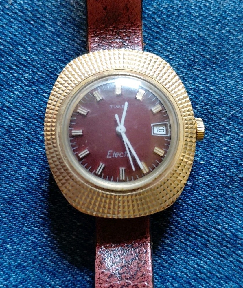 Vintage 70s Timex Electric Ladies Watch – Burgundy Dial & Gold Hobnail Bezel