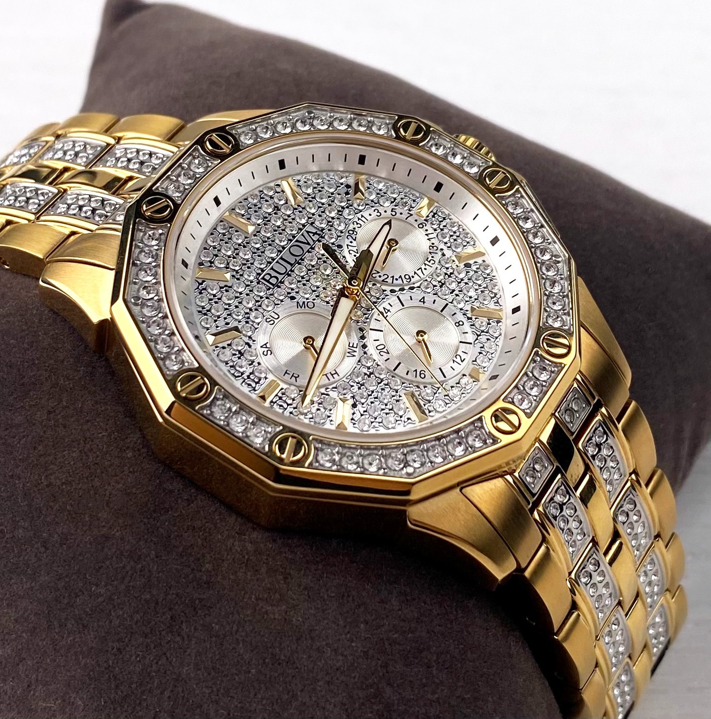 Bulova Octava Quartz 41.5mm Crystal White Dial Gold Tone Men’s Watch 98C126