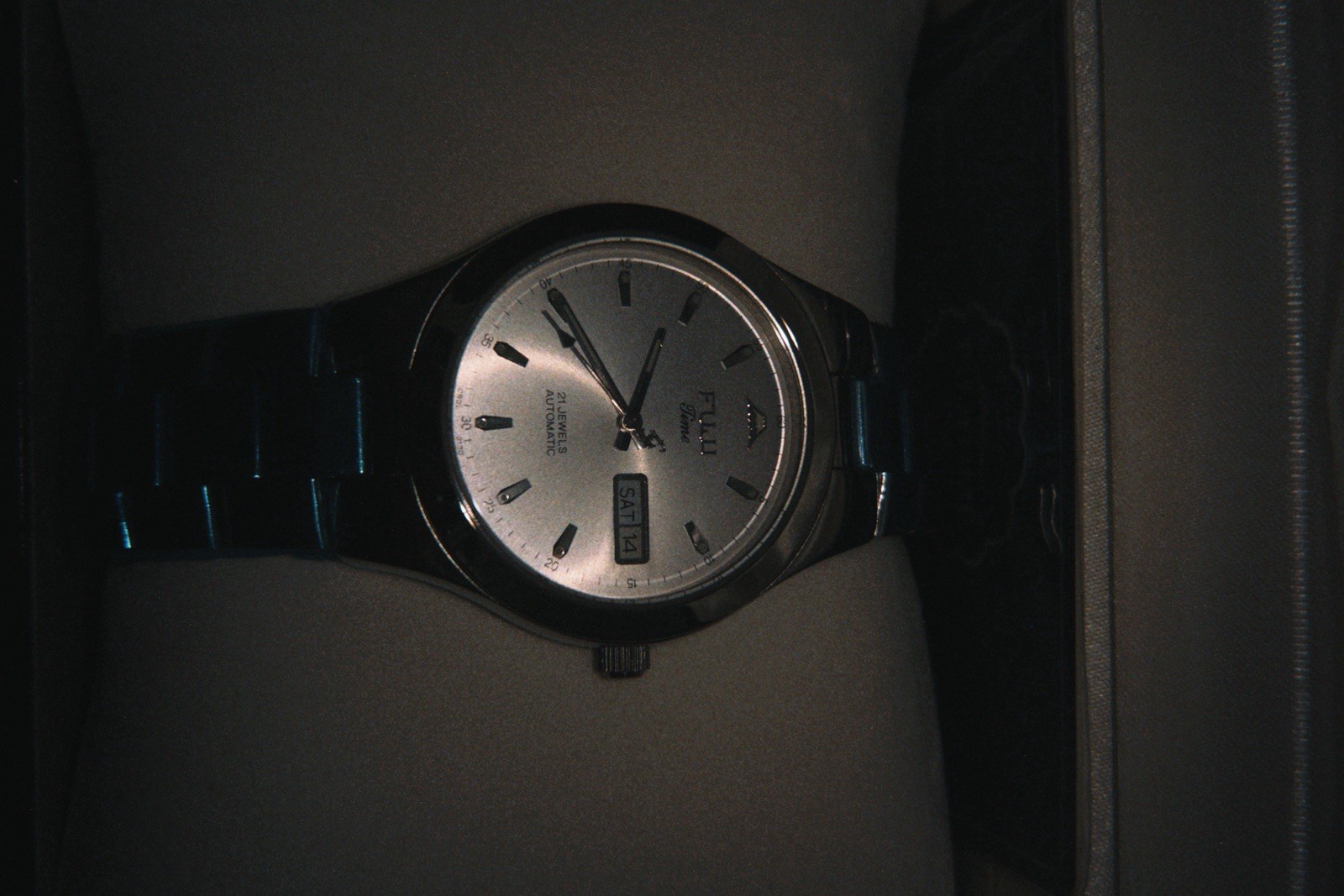 FUJITIME Automatic Day/Date Silver Dial Blue Metal Bracelet w/ Box & Papers