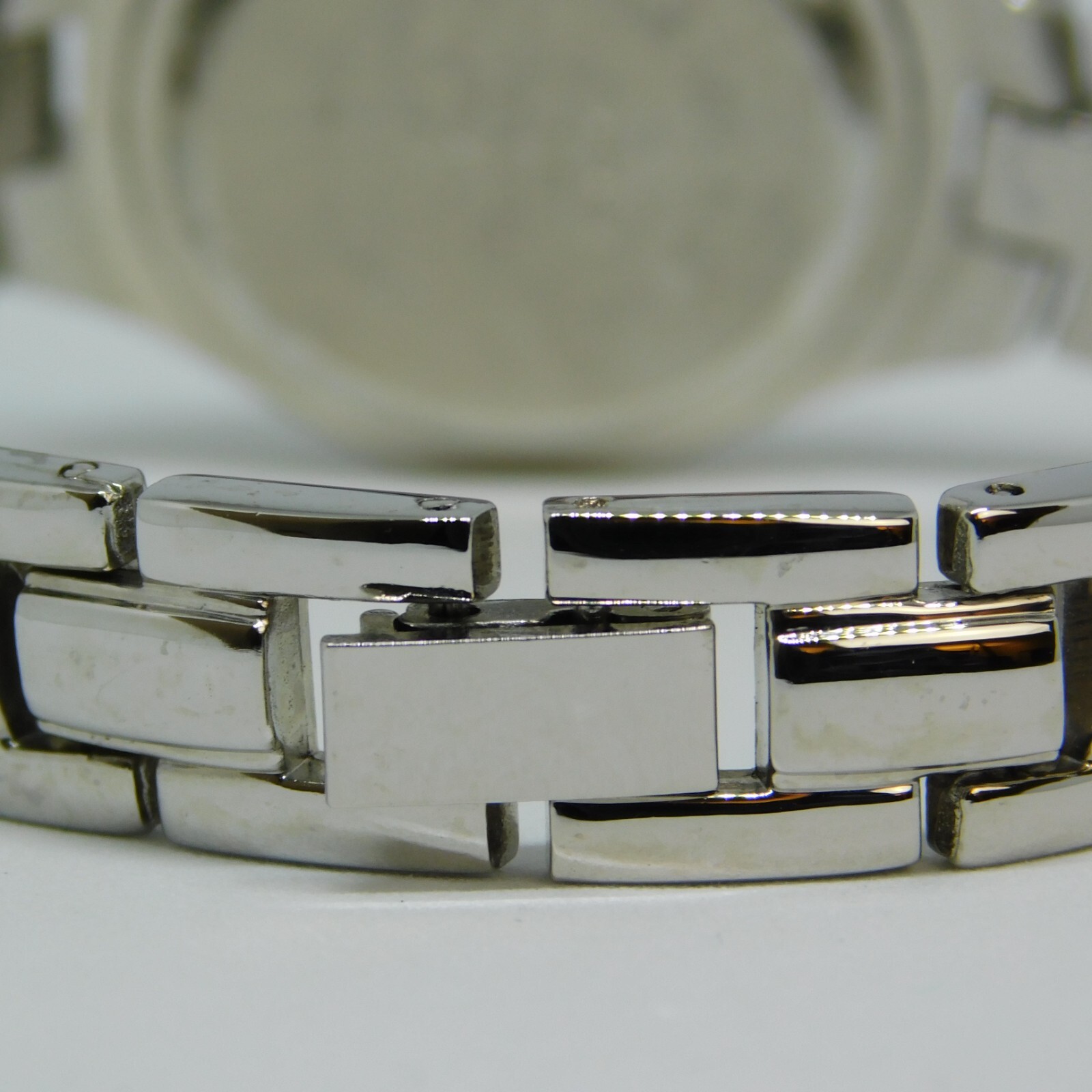 FOLIO FMDFOL051 Silver Tone Quartz Analog Women’s Watch Sz. 6 1/4″ New Battery