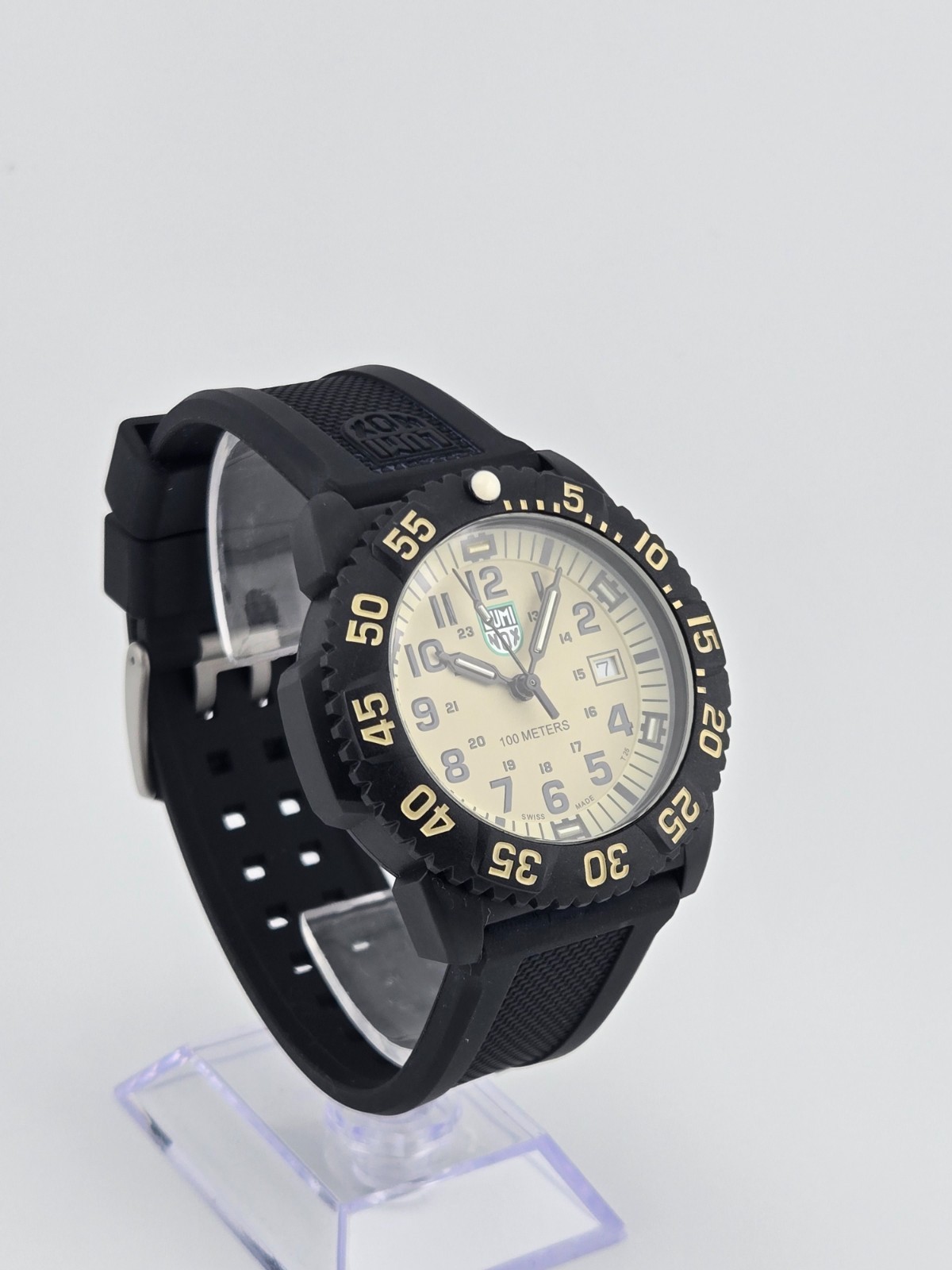 Luminox G-Series Men’s Sea Lion Sand Dial Rubber Band Watch – X2.2055