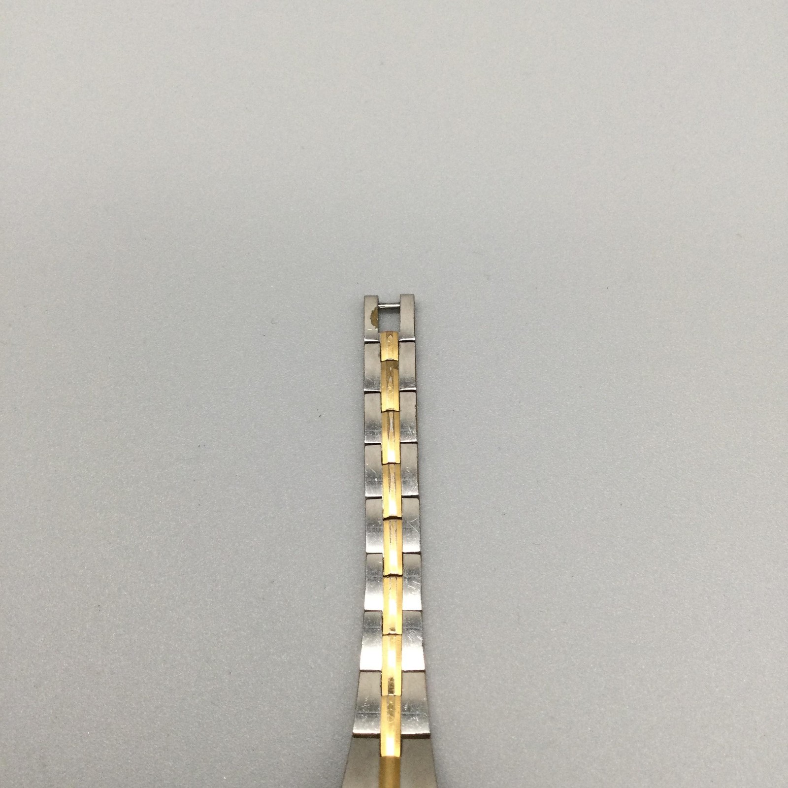 Seiko Womens Watch 13mm White Dial Two Tone Bracelet 2E20-7479 New Battery 5.5″