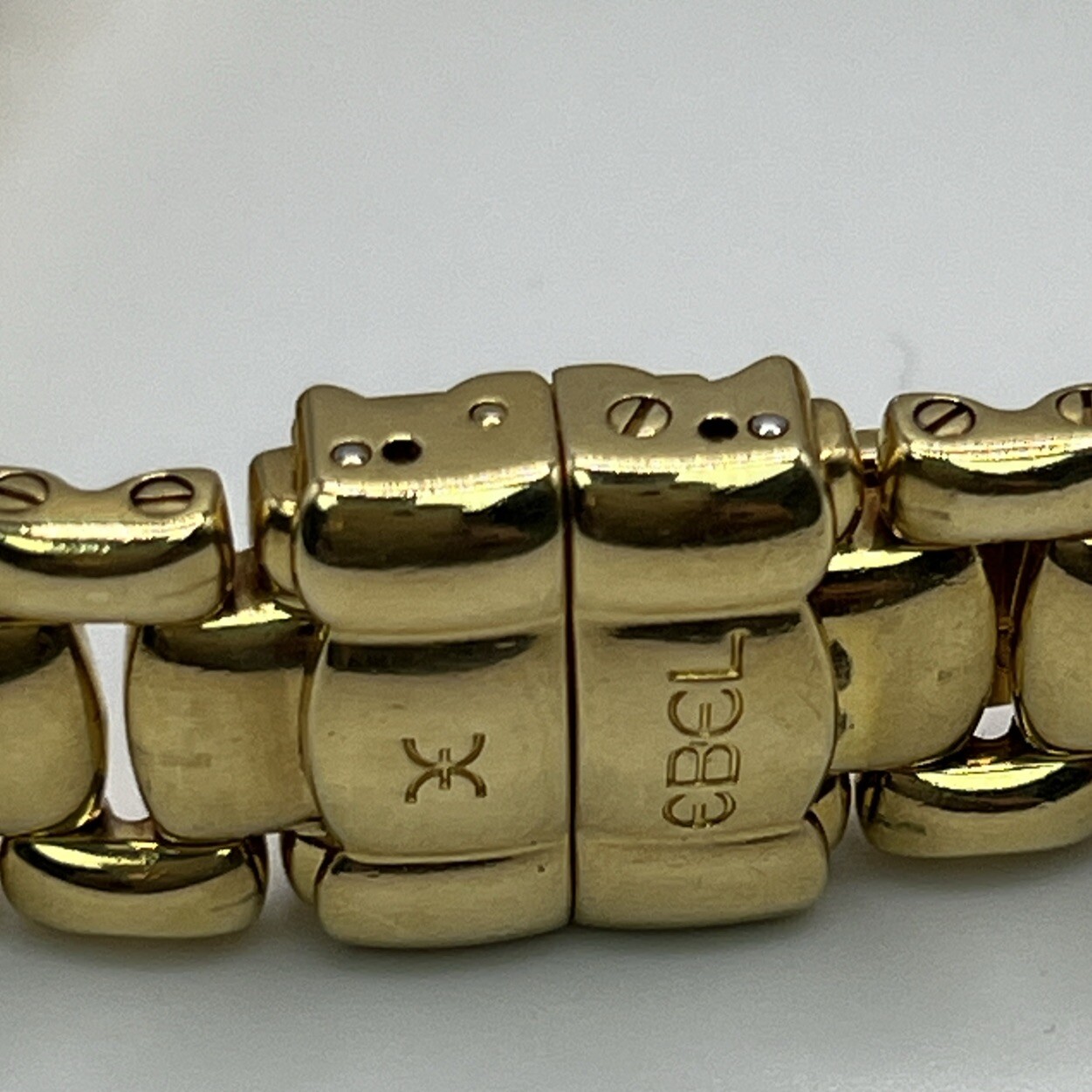 Ebel Beluga 18k Gold 24mm Diamond Watch Bracelet w/ Mother of Pearl Dial 866969