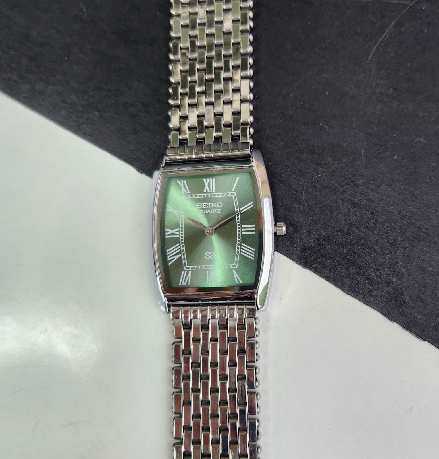Vintage Seiko Slim Tank Quartz Men Green Dial Dress Watch-Free Shipping