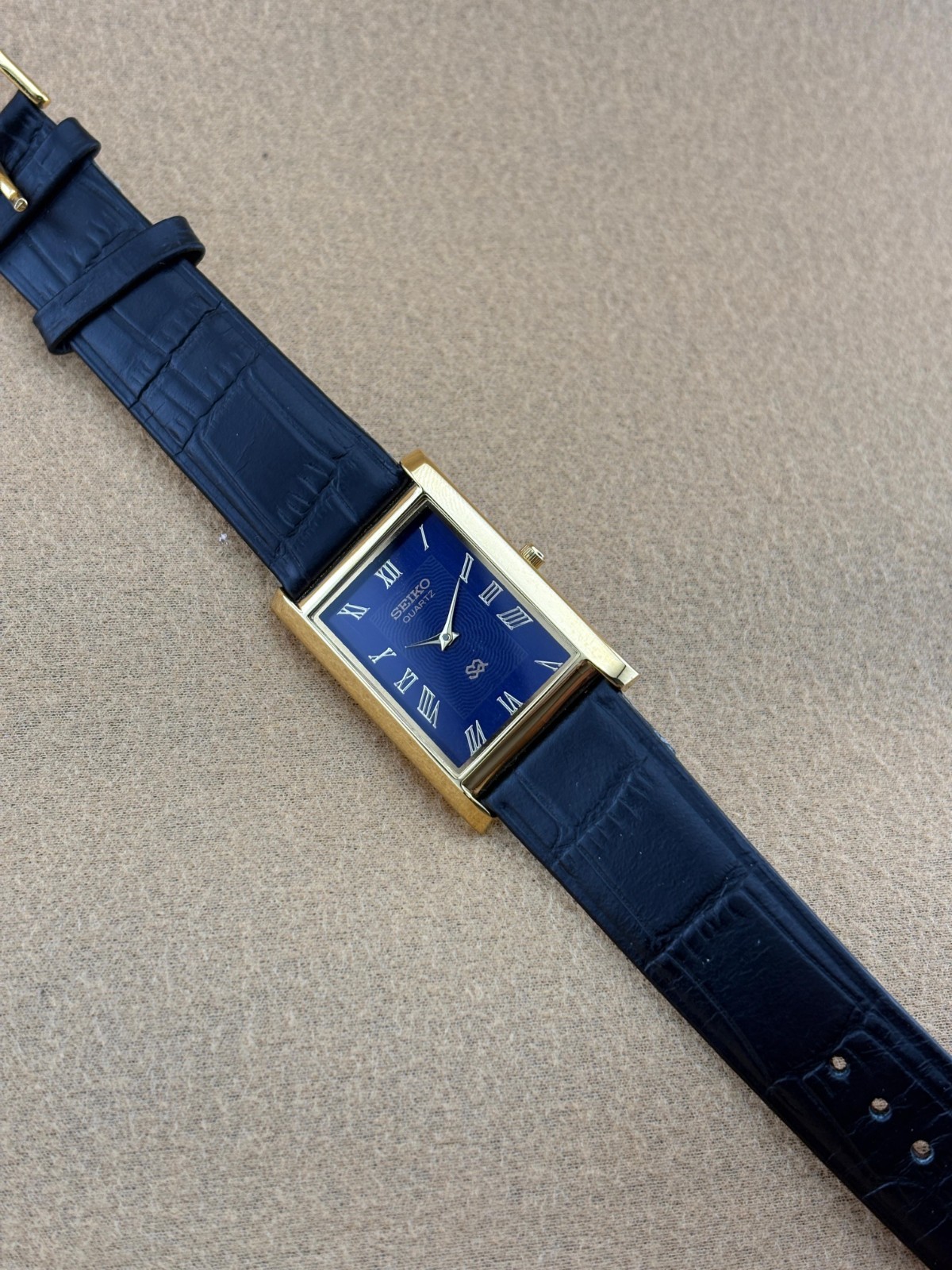 RARE GOLD BLUE Vintage Seiko Slim Quartz Men’s Wrist Watch