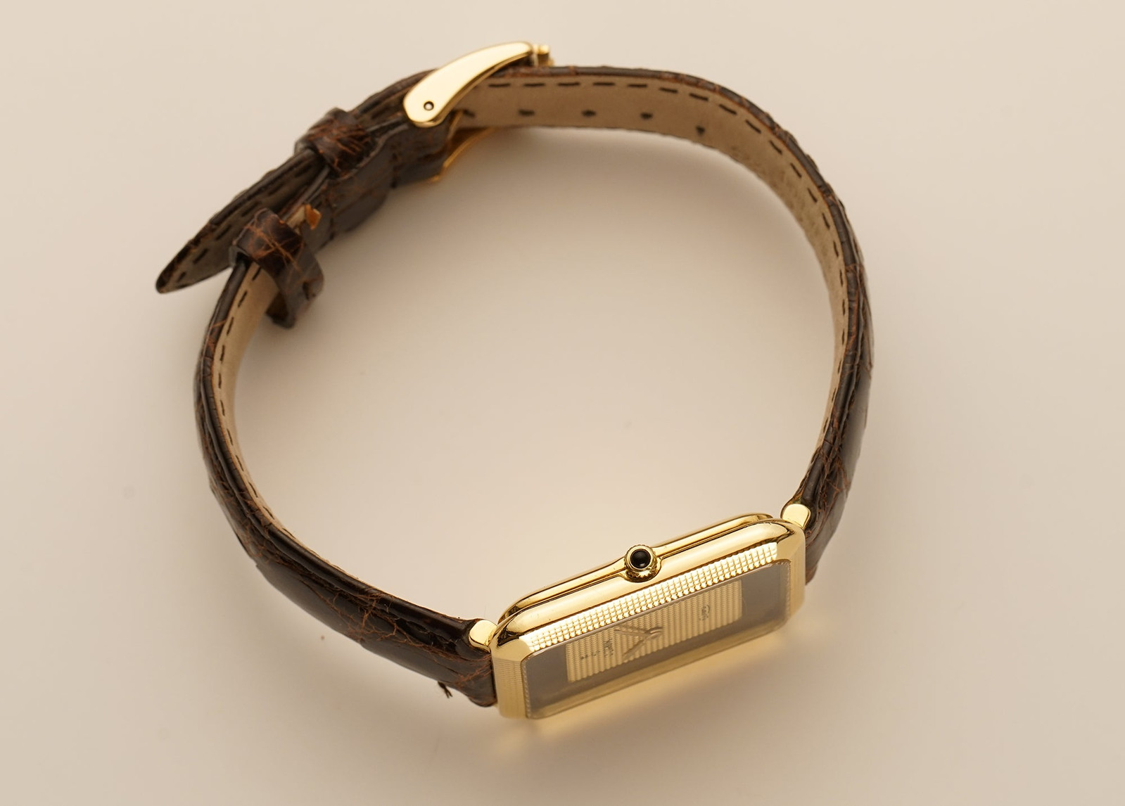 Corum 26mm Vintage Dress 18k Yellow Gold Hobnail Dial