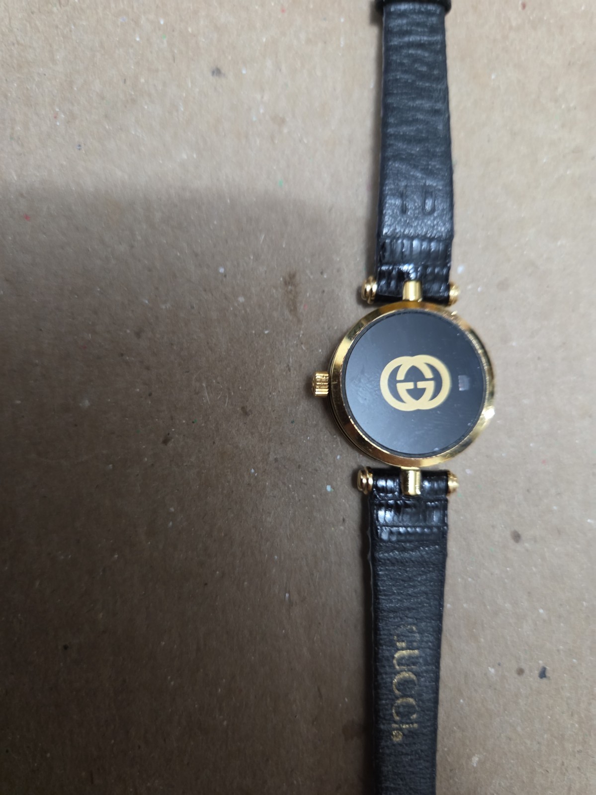 Gucci 2000L Watch **DOES NOT WORK** Parts Only