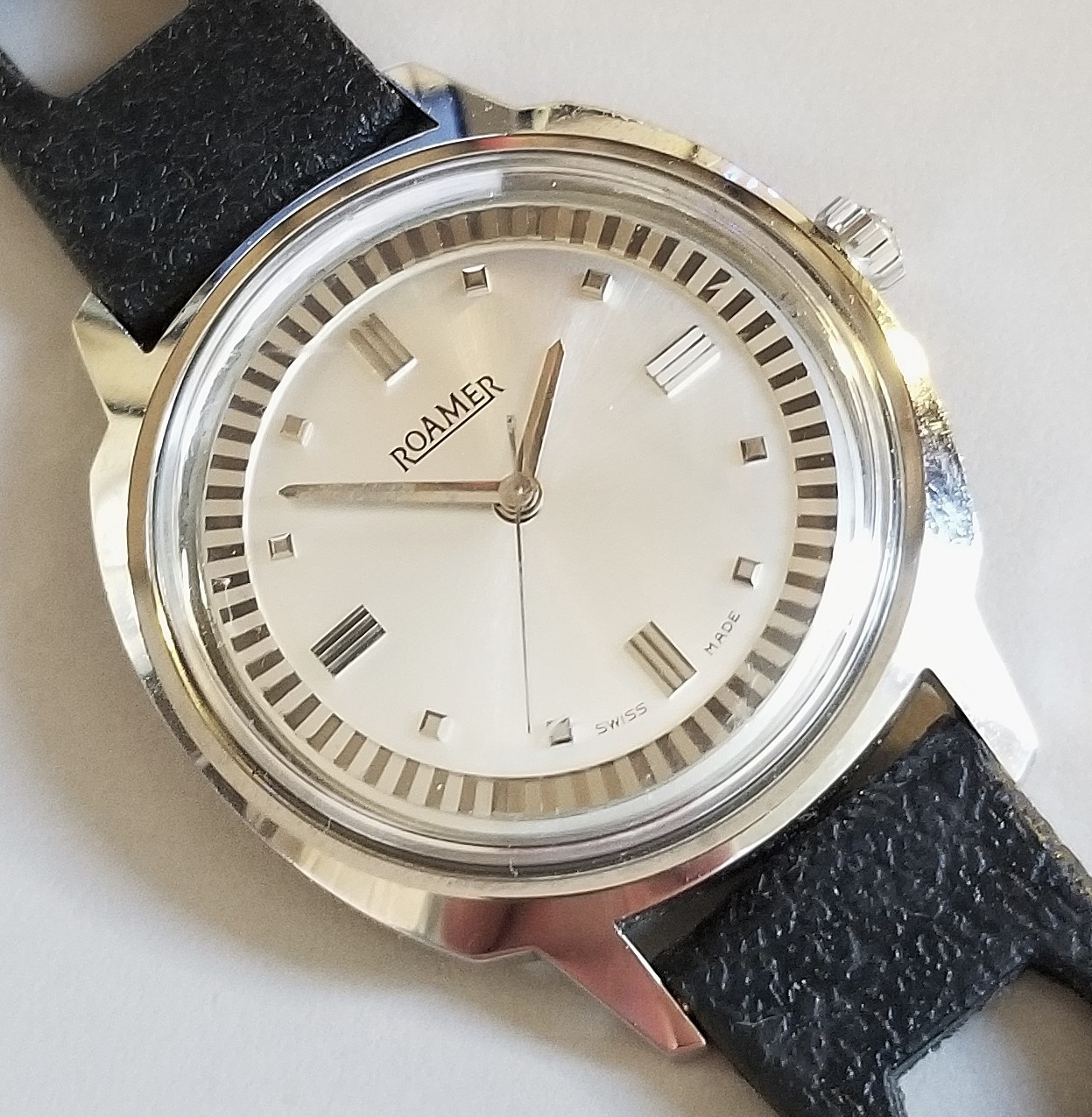 ROAMER 305 467 SWISS NOS 35 MM ST. STEEL CASE WIND UP MEN’S WATCH-ORIGINAL STRAP