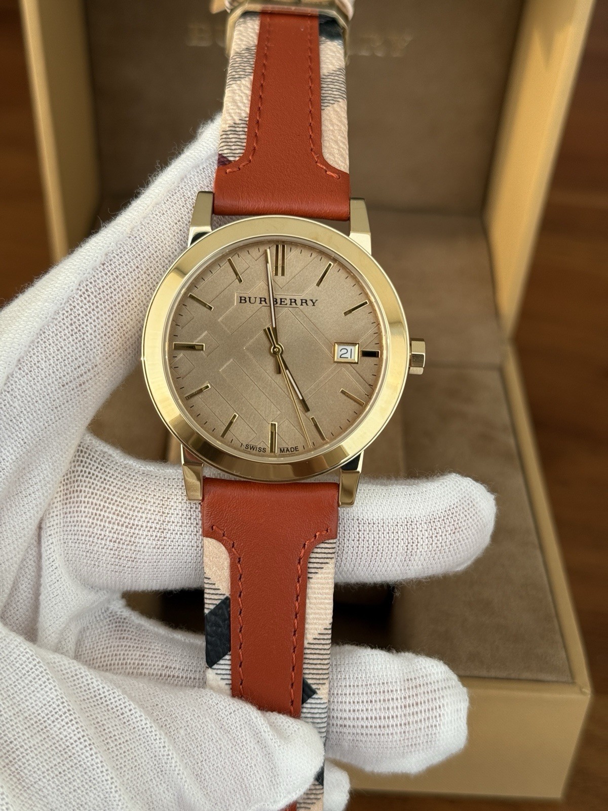 NEW BURBERRY ‘THE CITY ‘ BU9016 GOLD/CHAMPAGNE/ORANGE LEATHER UNISEX WATCH