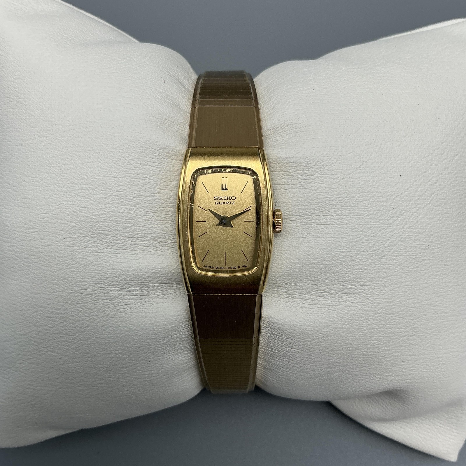 Vintage Seiko Womens Watch 13mm Gold Tone Rectangle 2E20-5139 New Battery 5″