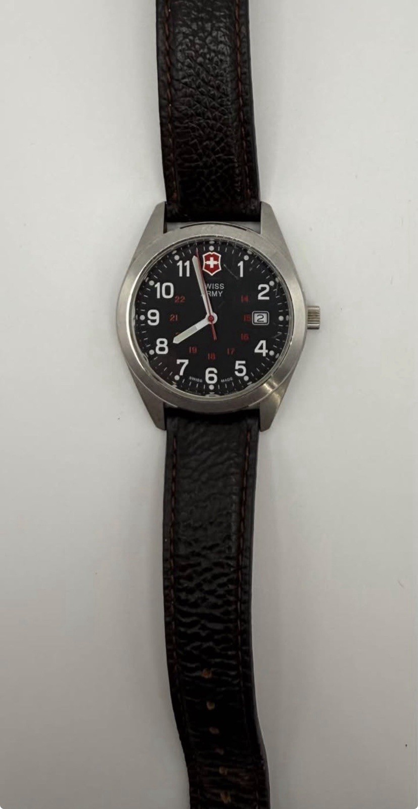 Victorinox Swiss Army Mens Quartz Black Dial Date 24-Hour 40mm 100m Leather