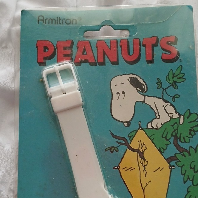 Armitron Peanuts Snoopy Kids Quartz Analog Cartoon Watch White Plastic Strap