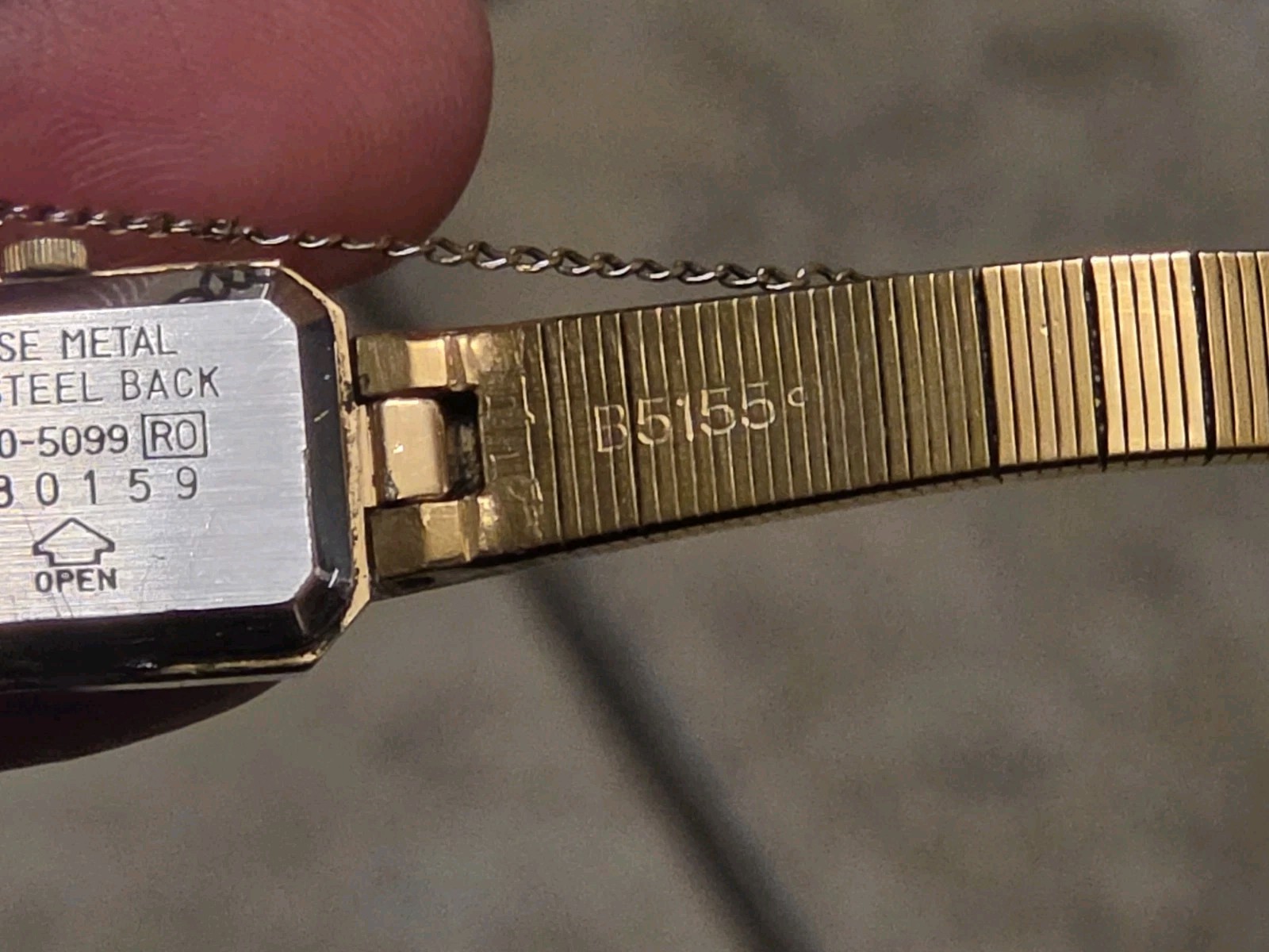 Vtg SEIKO Womens 2E20-5099 Diamond Bezel Gold Dial 14mm Quartz Watch, 7 1/4″