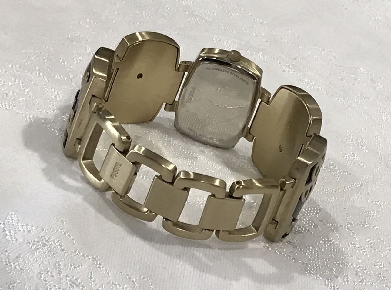 Ladies Gold Tone Dark Brown Fossil Bracelet Stainless Steel Watch ES-2145. #675