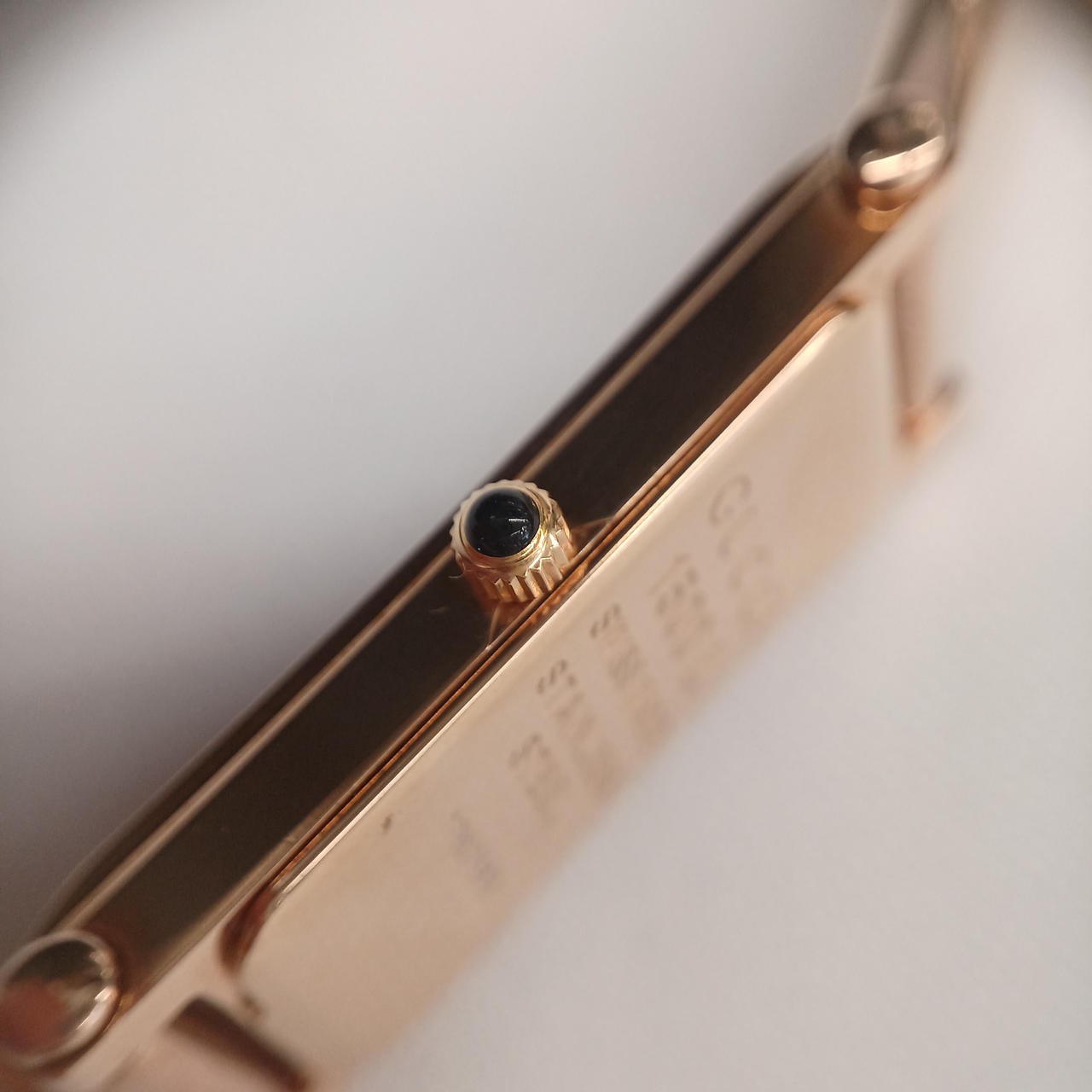 [A4N] Gucci 1500L 1P Diamond Pink Gold Plated Quartz Ladies Watch [f8w]