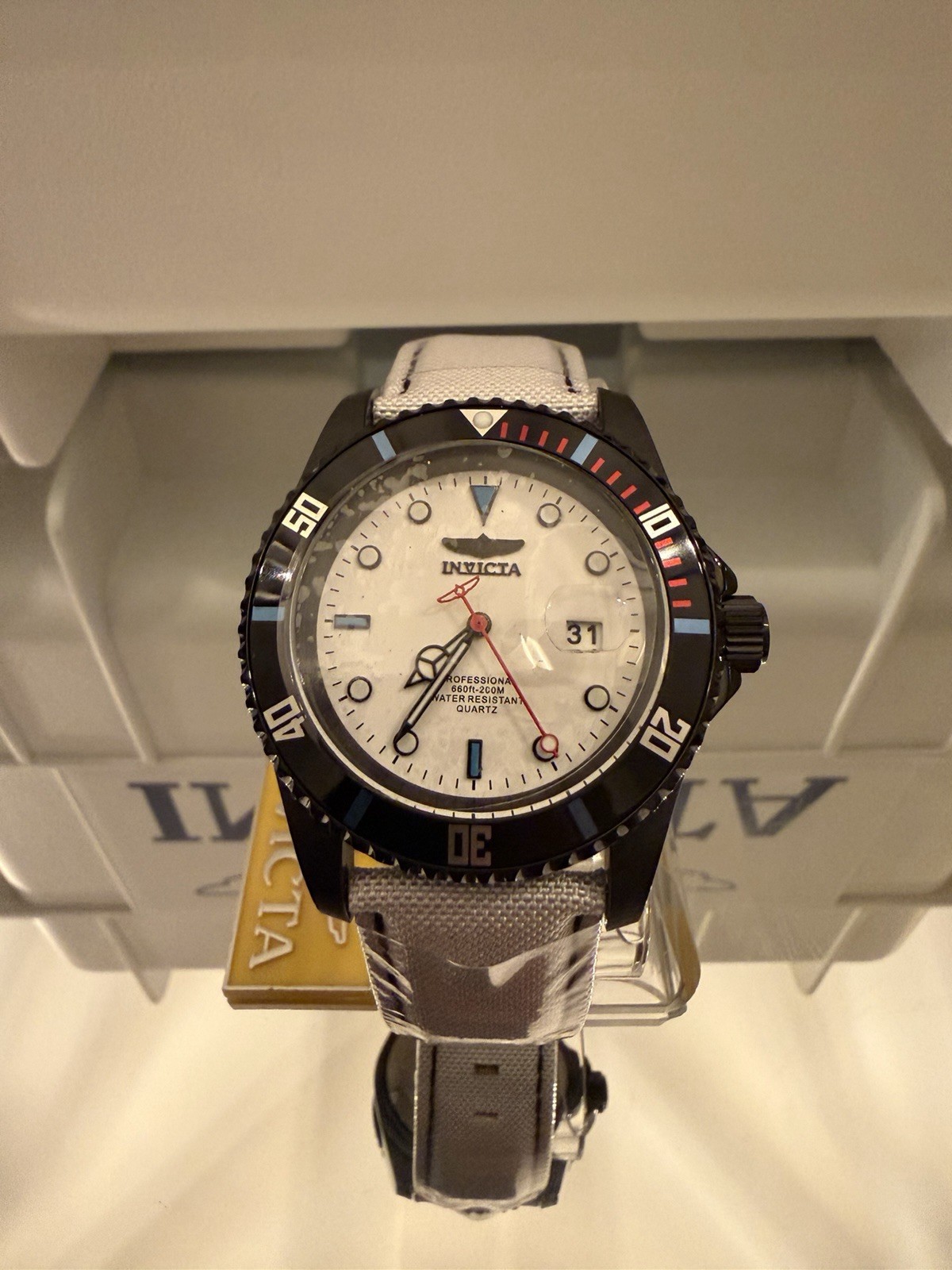 Invicta Pro Diver Exovian 42mm White/White Leather