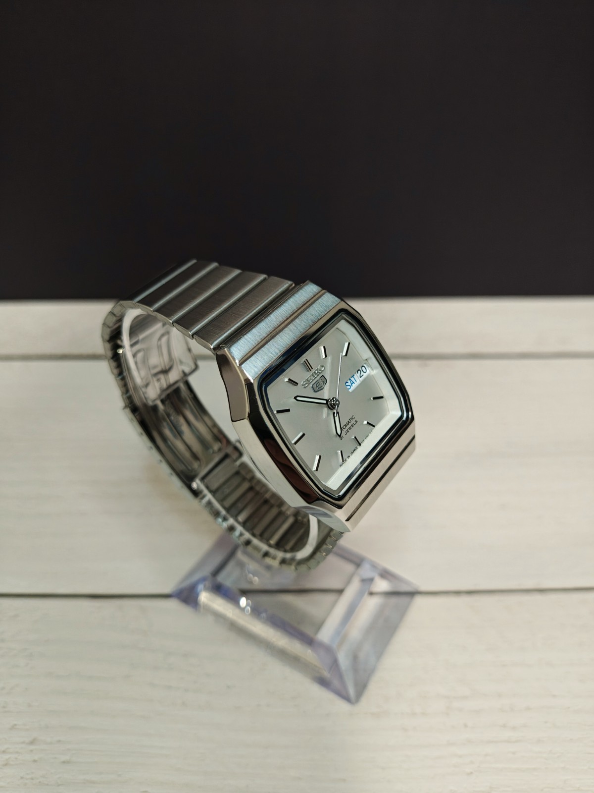 Seiko 5 SNXK95 Automatic – TV Case – Japan Domestic Model – Brushed Silver Dial