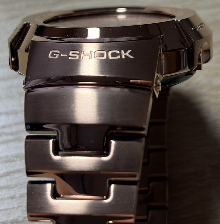 Extremely beautiful item! Shipping 390 yen ~ Casio G-Shock AWM-500GD-4AJF Radio