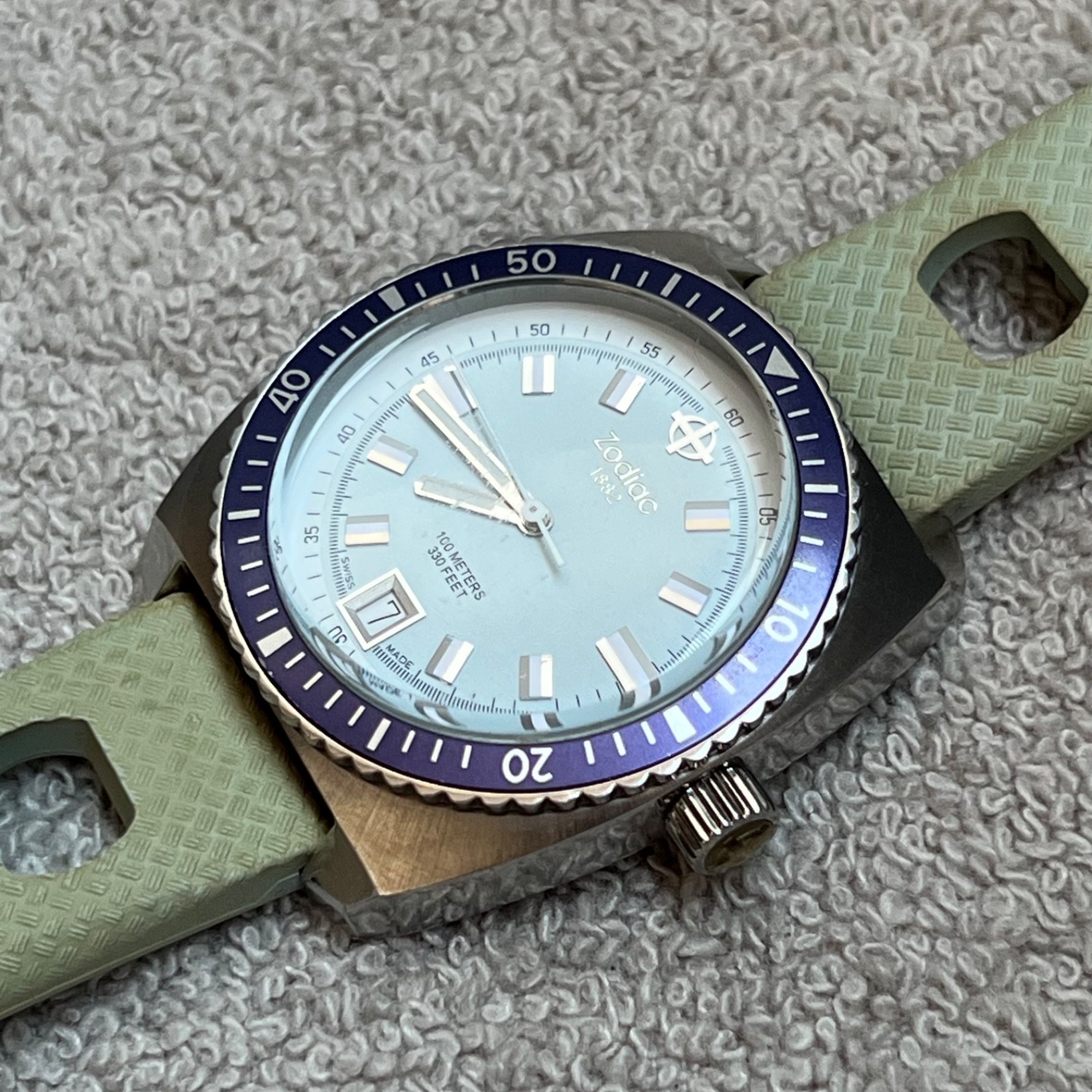 Zodiac Seadragon ZO2230 Skindiver Watch Blue Bazel Blue Dial Swiss Made 100M