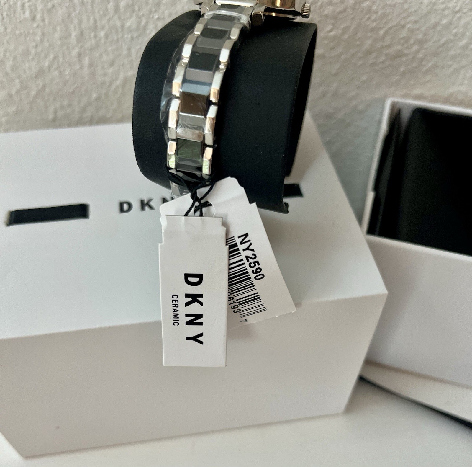 DKNY NY2590 Ellington Black Dial Ceramic Stainless Steel Women Watch NIB